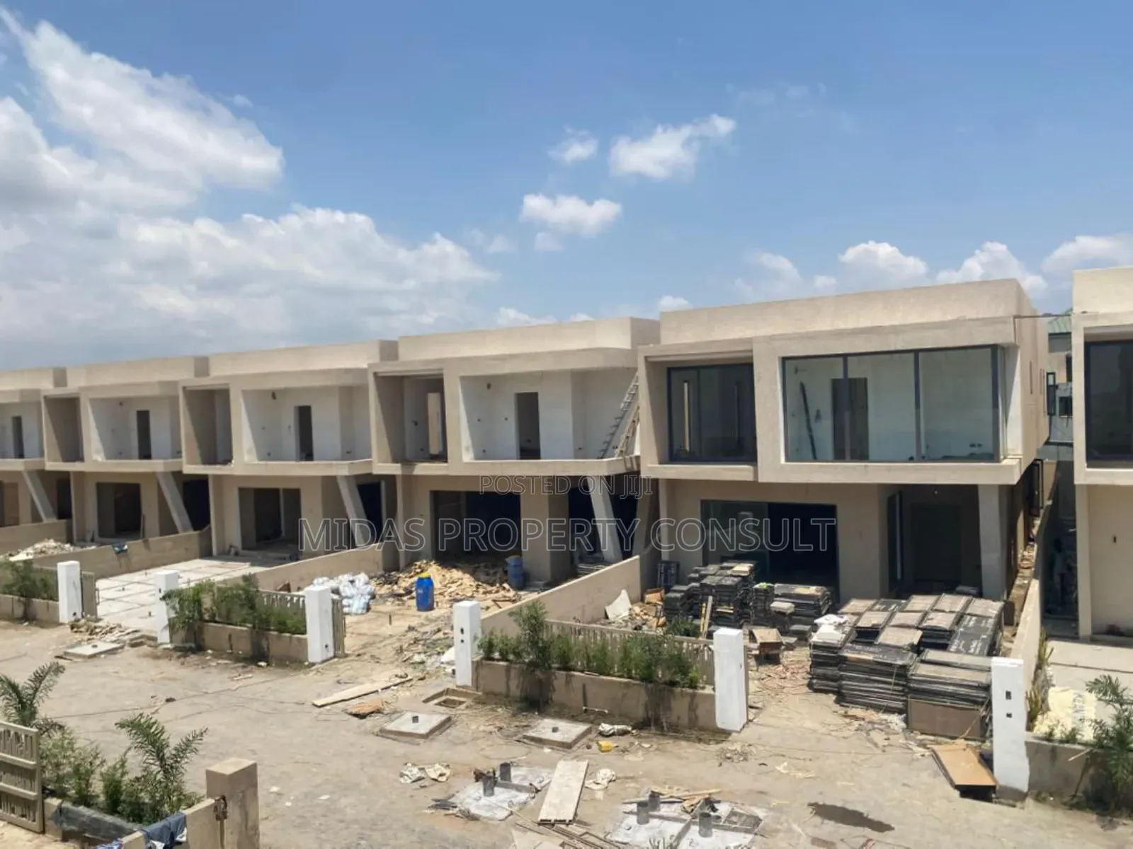 4bdrm House in School Junction, Ashaley Botwe for sale