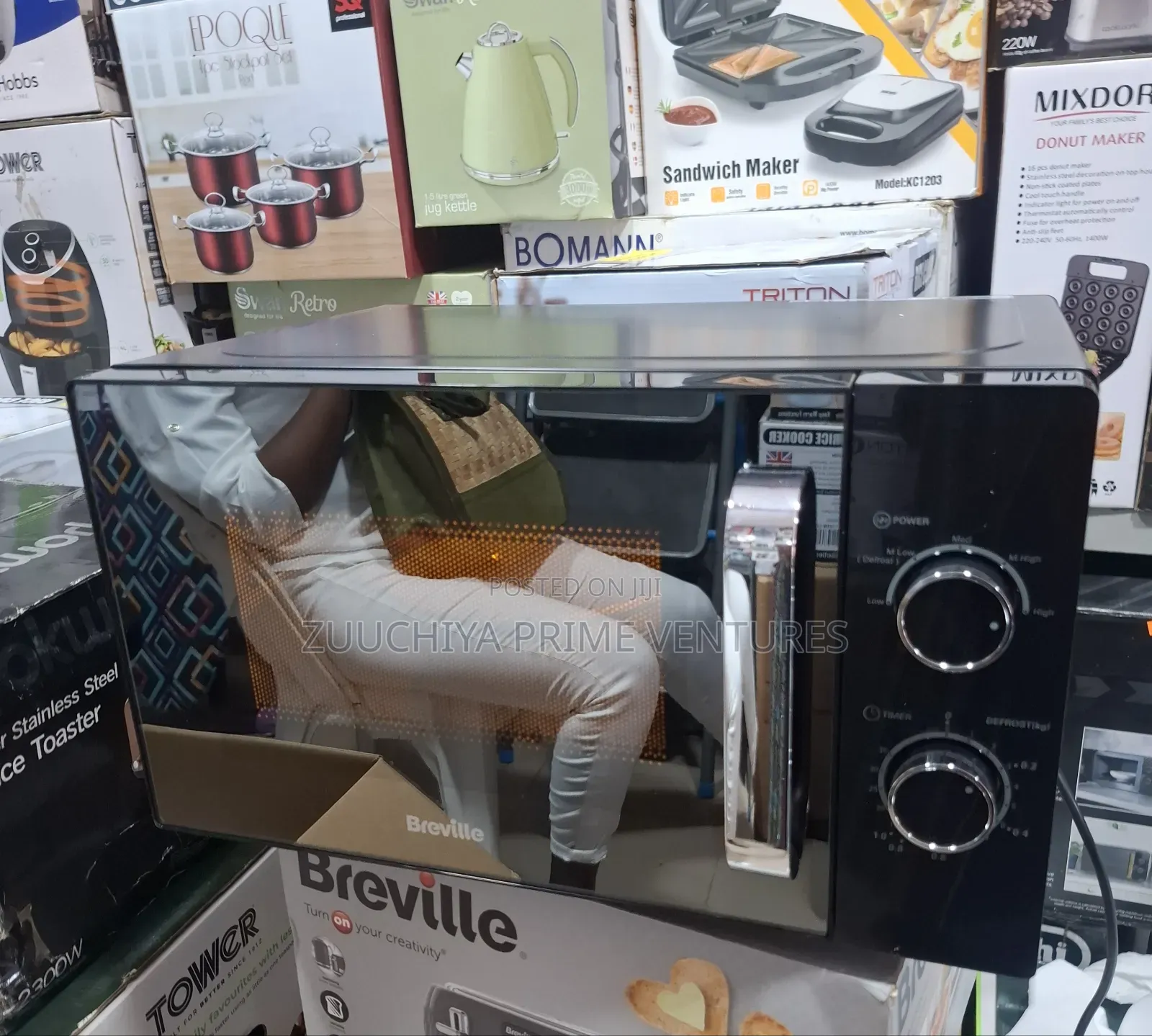 20.L Breville Black Manual Microwave Uk
