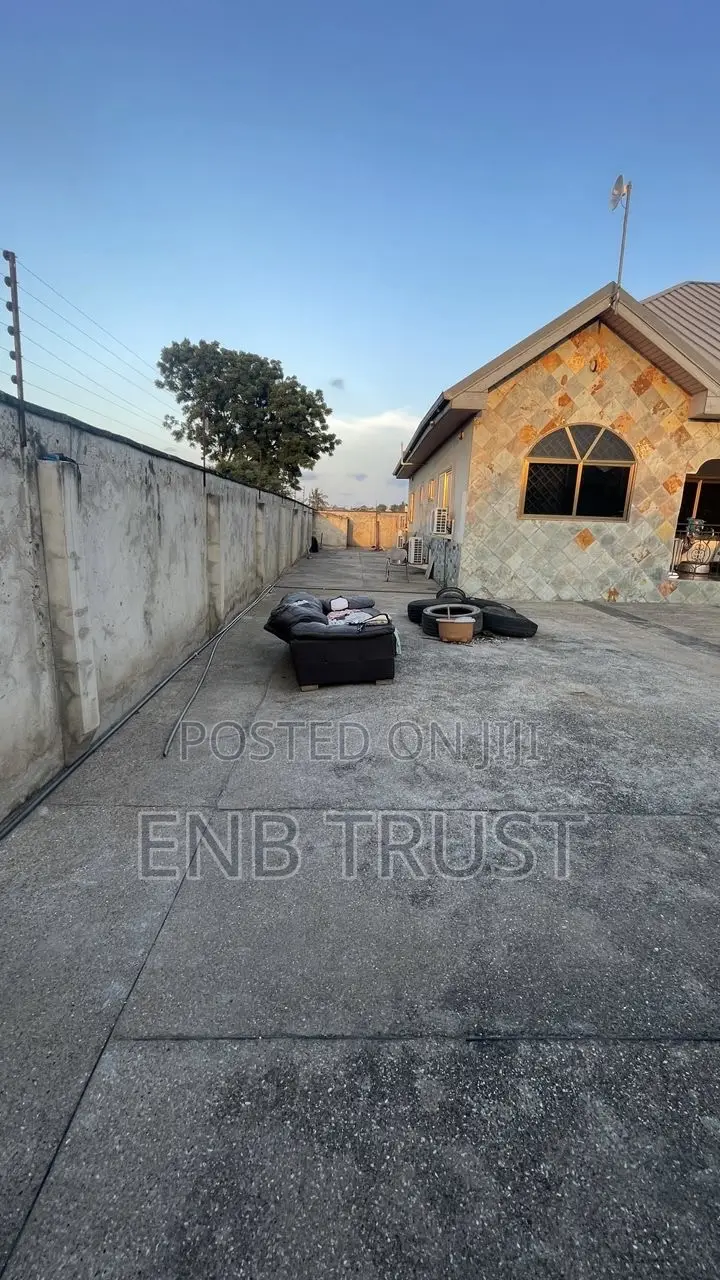 5bdrm House in Ablekuma  Nsakina, Manhean for rent