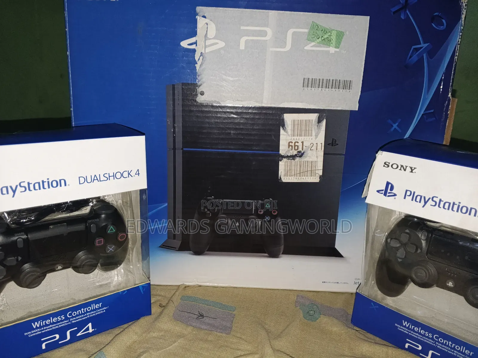Brand Ps4 Standard Jailbreak With 2 Controllers