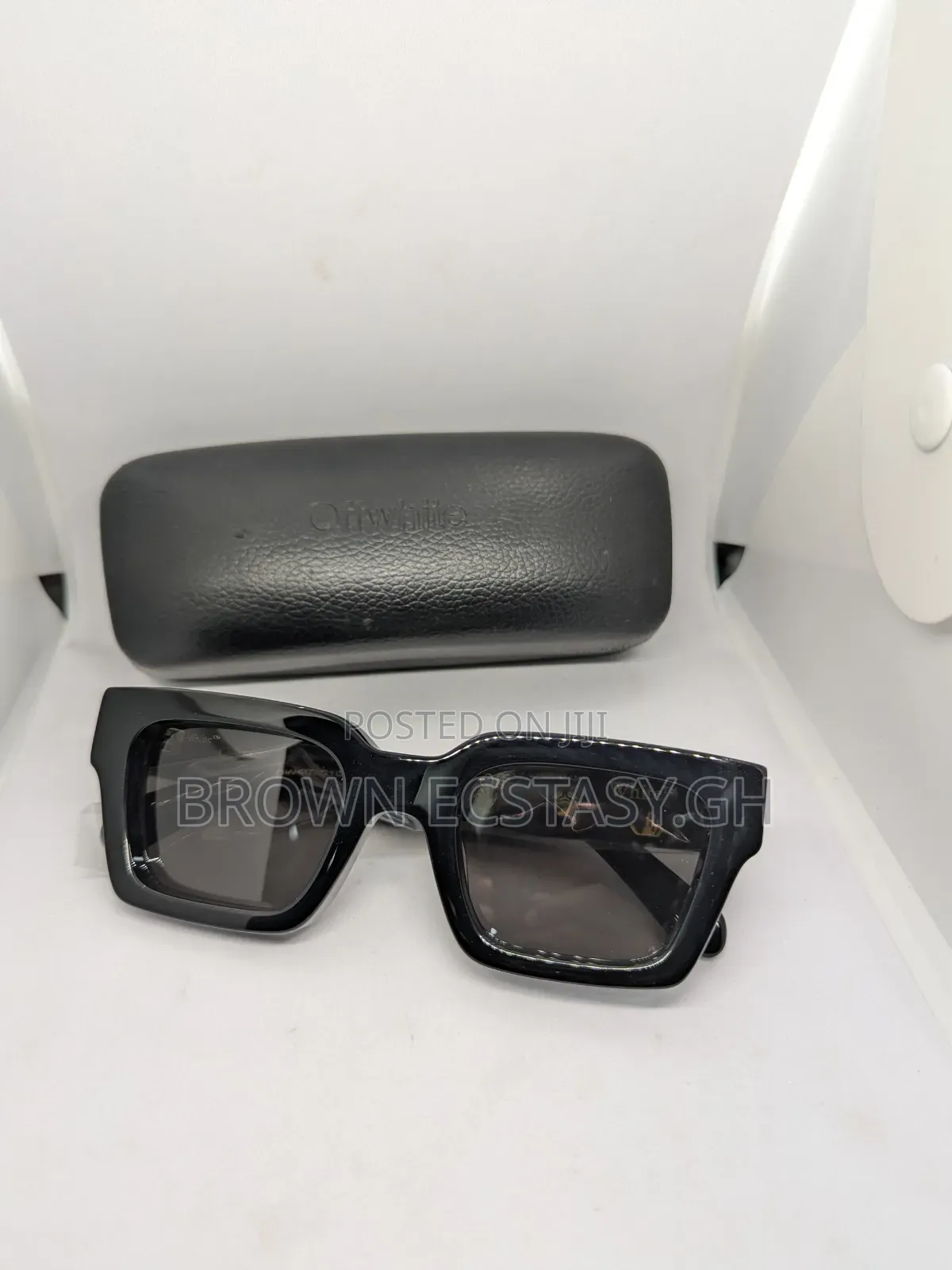 Off White Classic Glasses (Dark Shade Plain)
