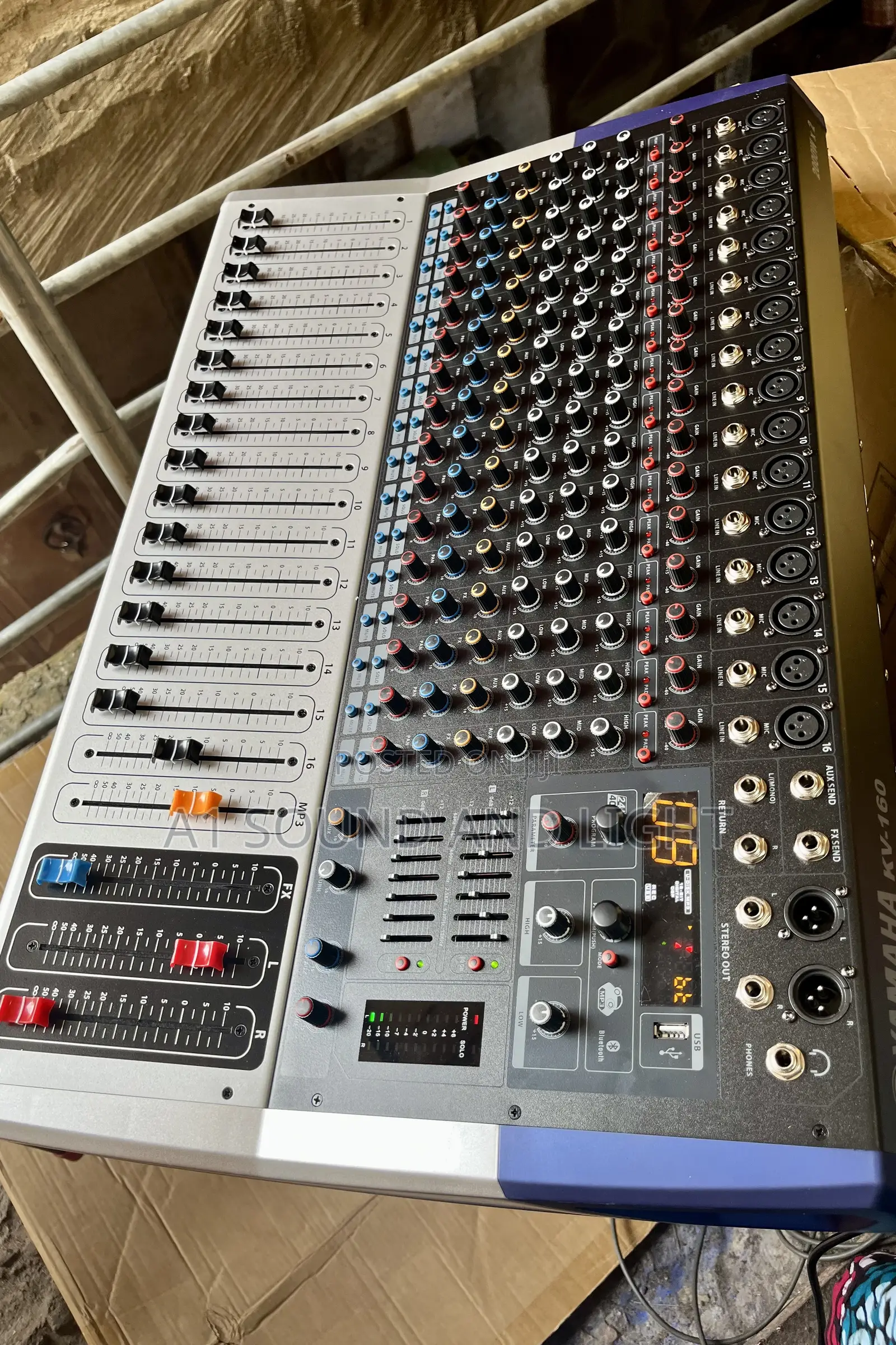 Yamaha 16 Channels Mixer With Amplifier [Kv-160]