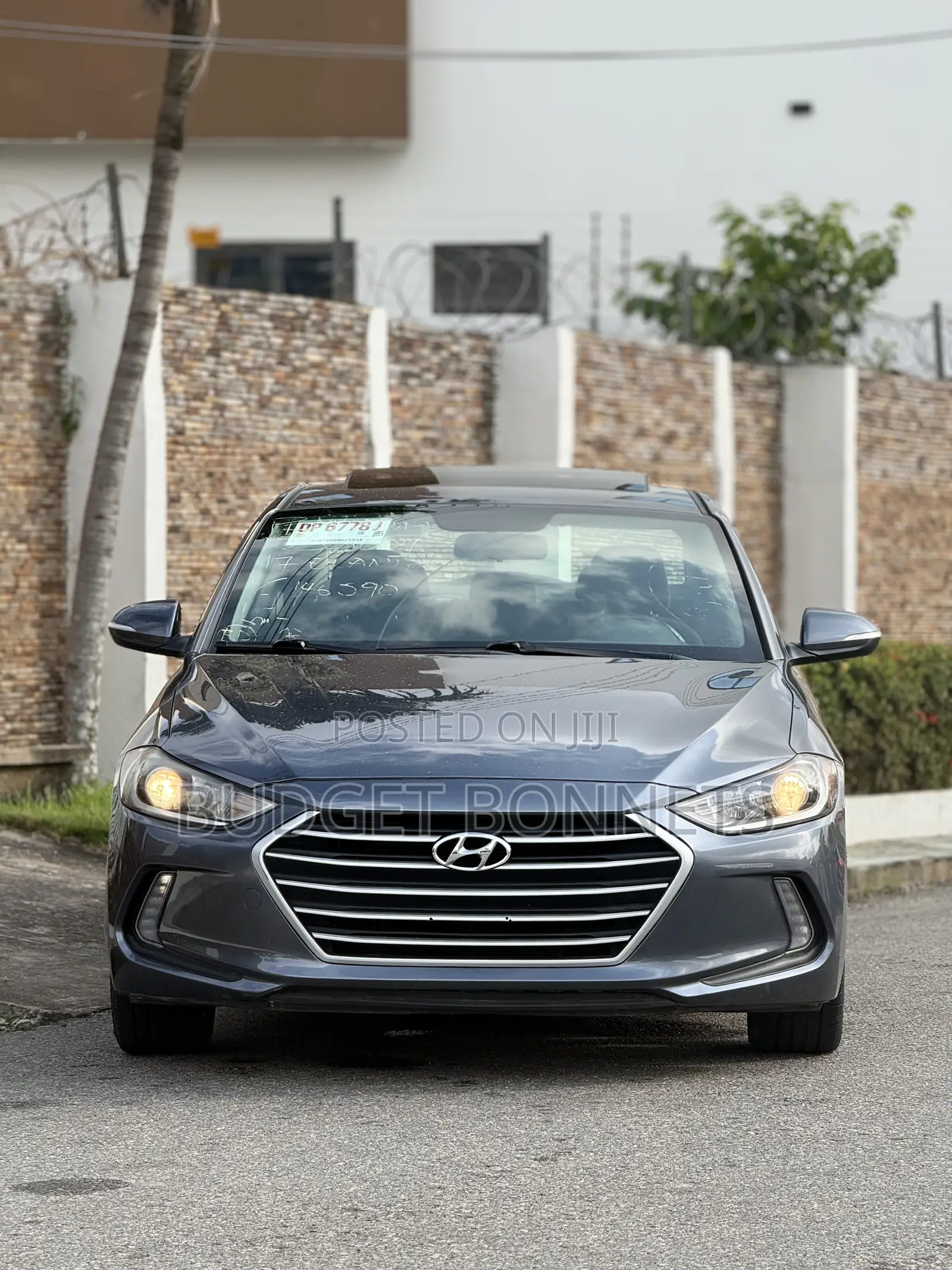 Hyundai Elantra Value Edition Sedan FWD (2.0L 4cyl 6A) 2017 Silver