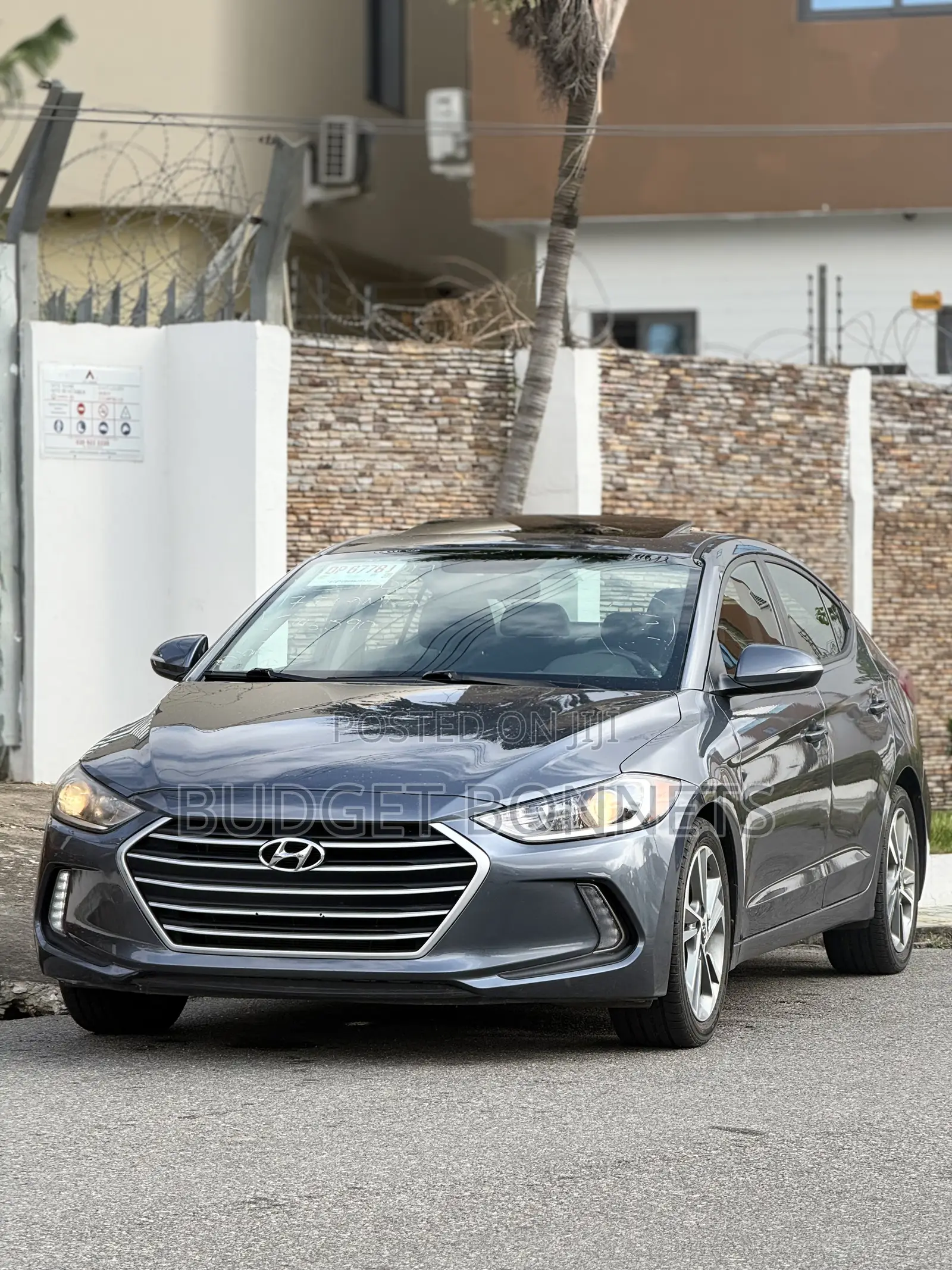 Hyundai Elantra Value Edition Sedan FWD (2.0L 4cyl 6A) 2017 Silver