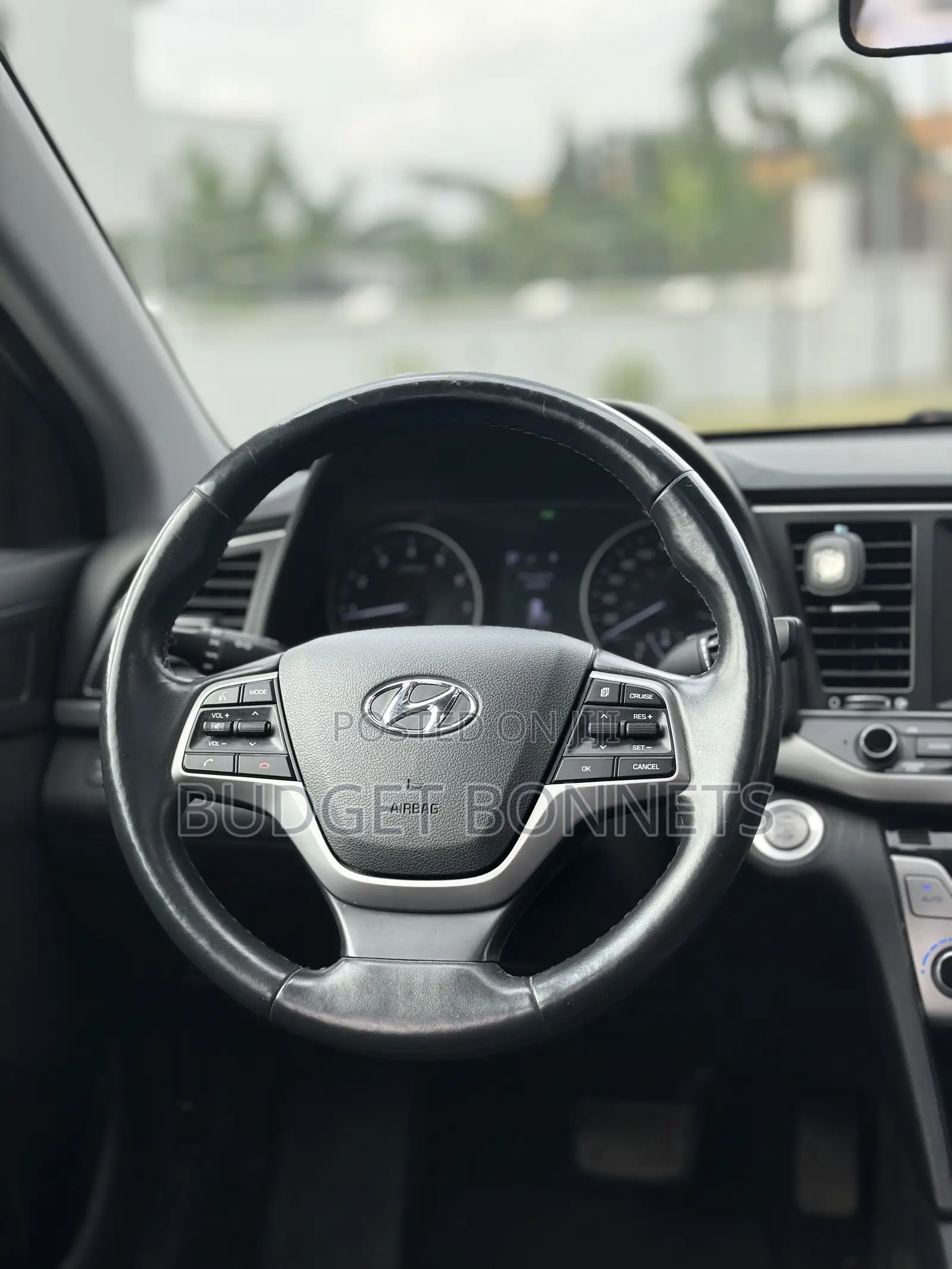 Hyundai Elantra Value Edition Sedan FWD (2.0L 4cyl 6A) 2017 Silver