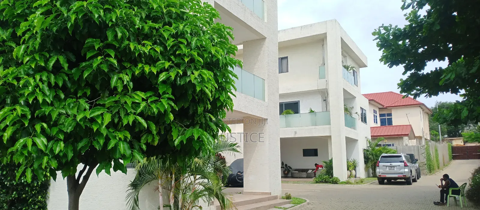 4bdrm Townhouse / Terrace in Cantonments for rent