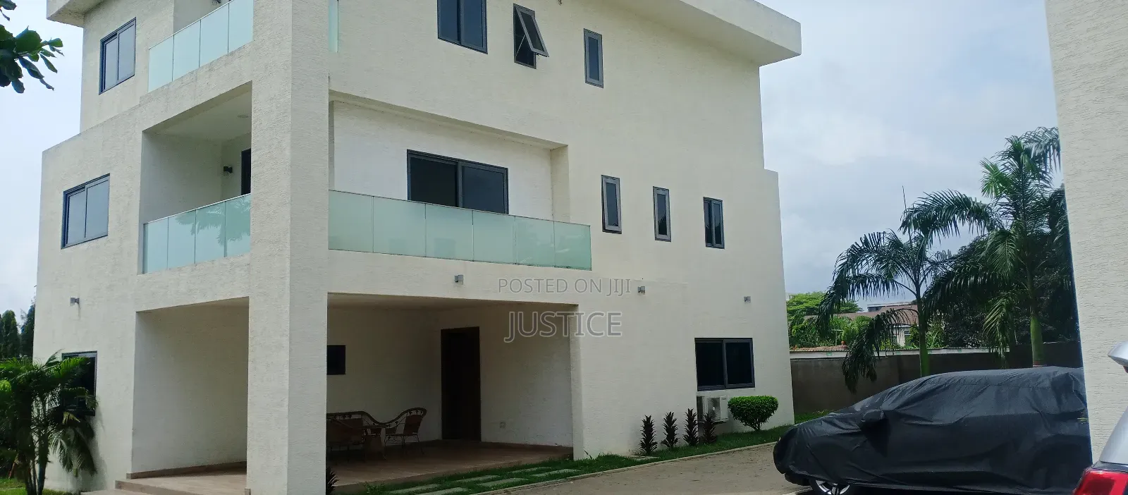 4bdrm Townhouse / Terrace in Cantonments for rent