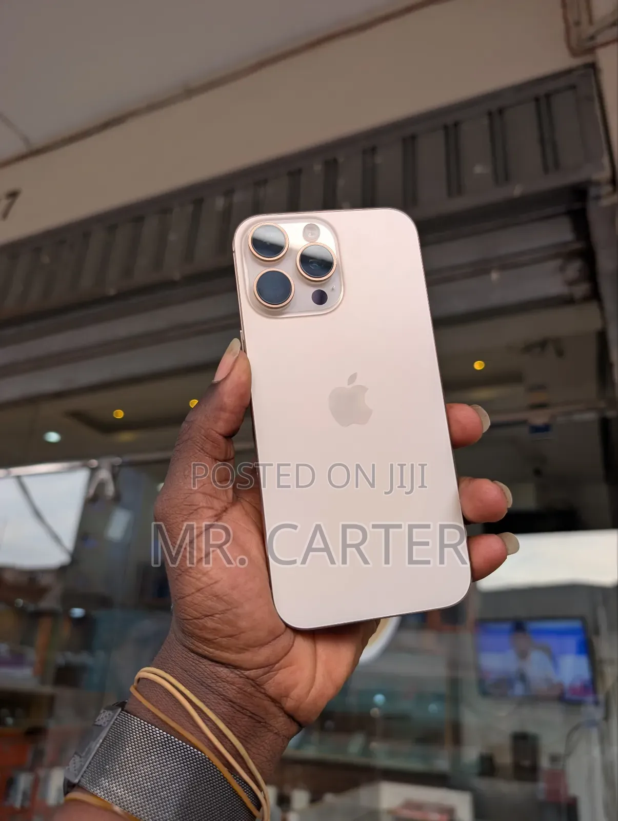 New Apple iPhone 16 Pro Max 256 GB Gold