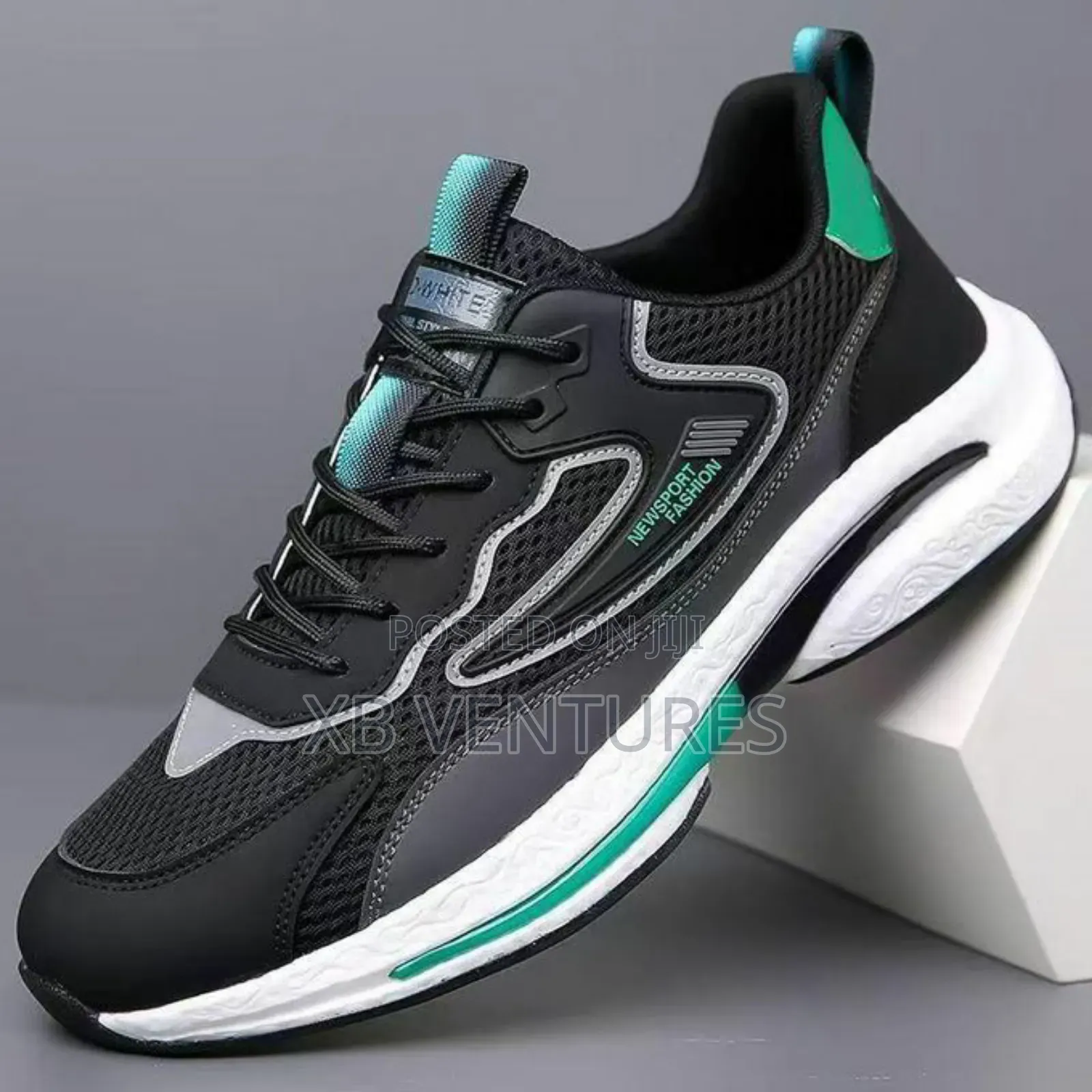 Ace Up Hiking Anti-Slip Sole
Sneakers