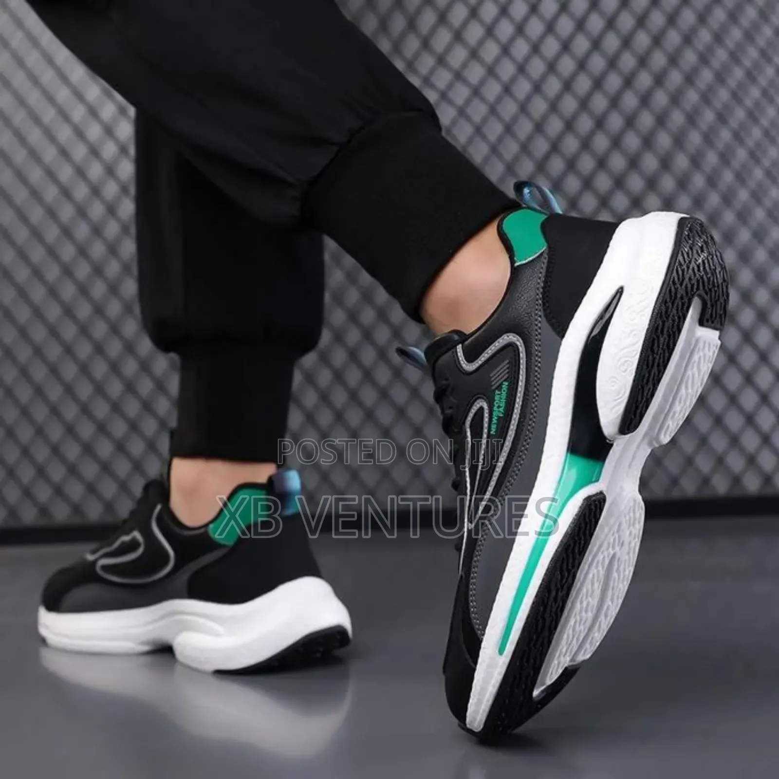 Ace Up Hiking Anti-Slip Sole
Sneakers