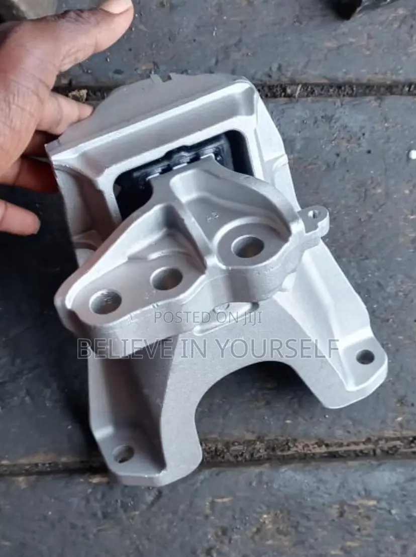 Honda Civic 1.5 or 2.0 2016,2017,2018,2019,2020 Engine Mount/Seat