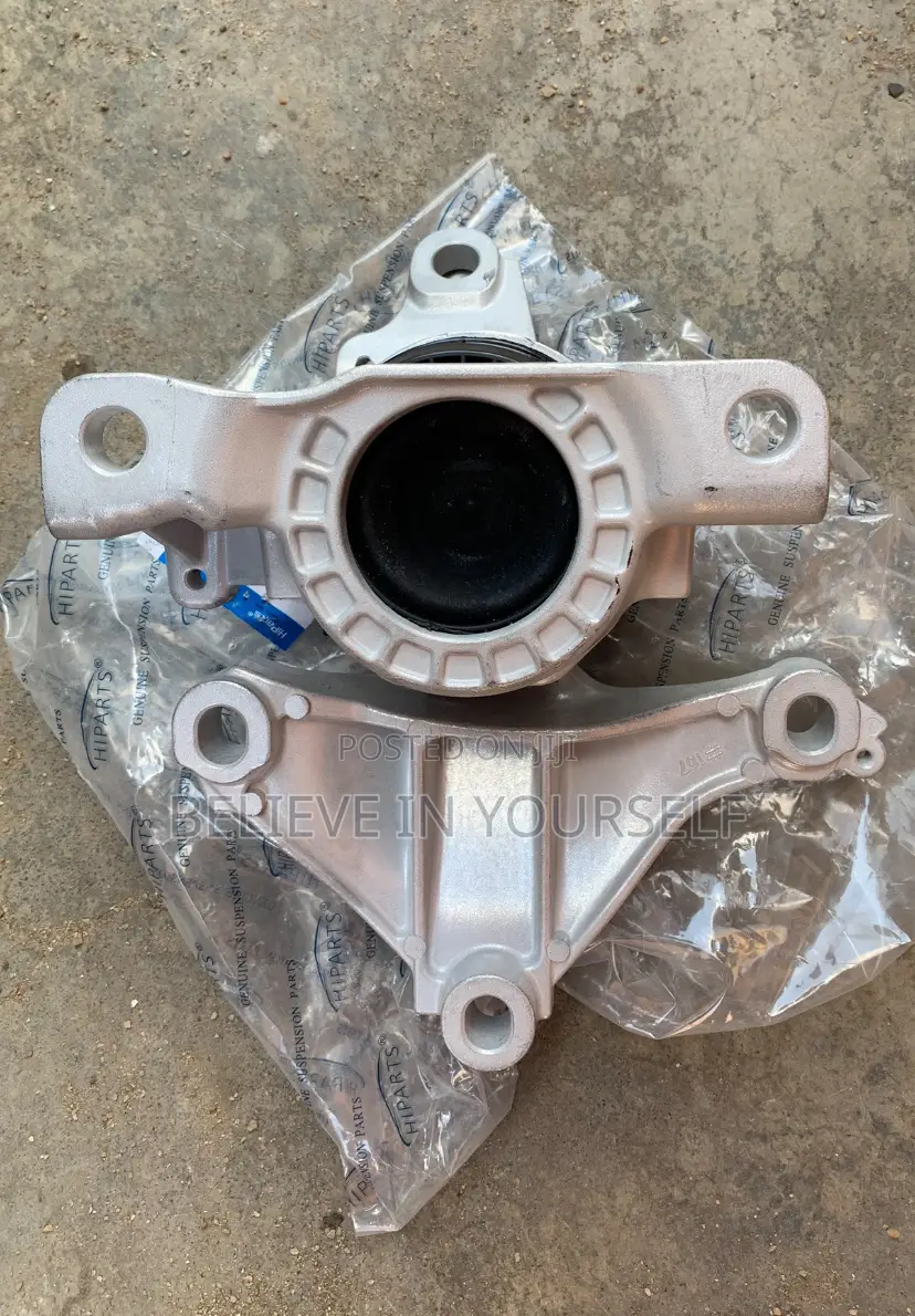 Honda Civic 1.5 or 2.0 2016,2017,2018,2019,2020 Engine Mount/Gearbox