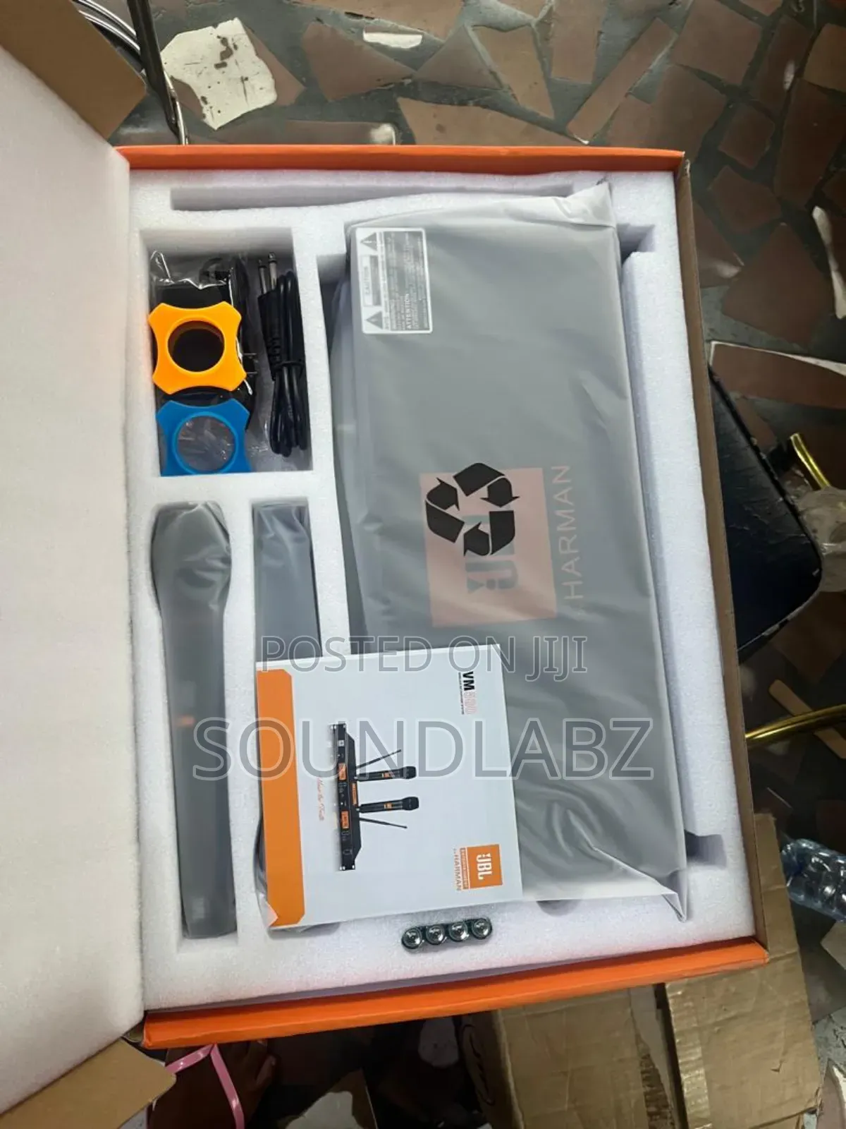Jbl Vm500 2in1 Professional Wireless Microphone System.
