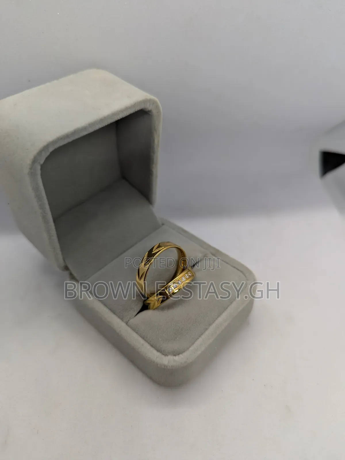 Round Two Piece Designer Wedding Rings (Swipe)