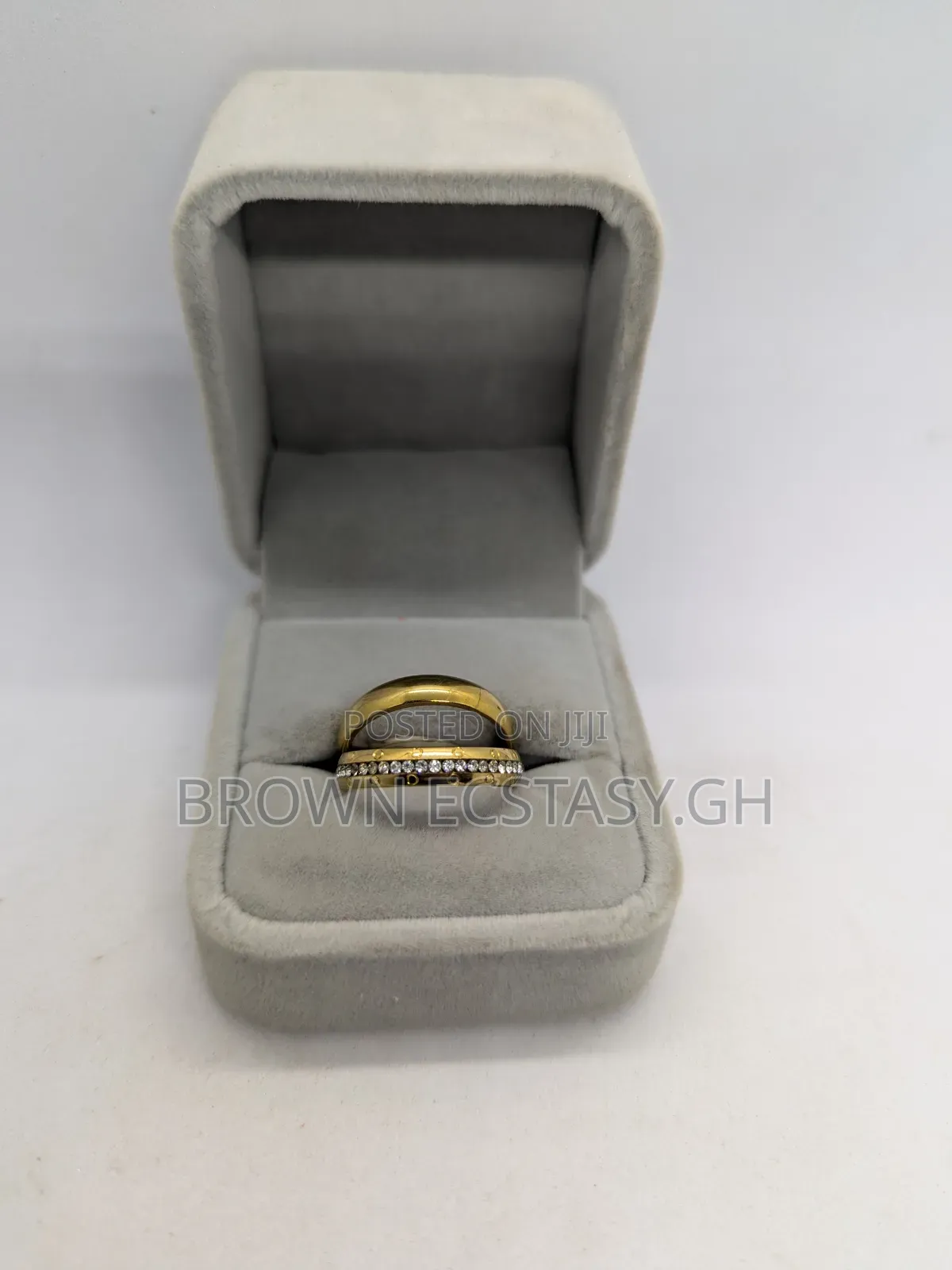 Round 2 Piece Wedding Rings (Swipe For More)