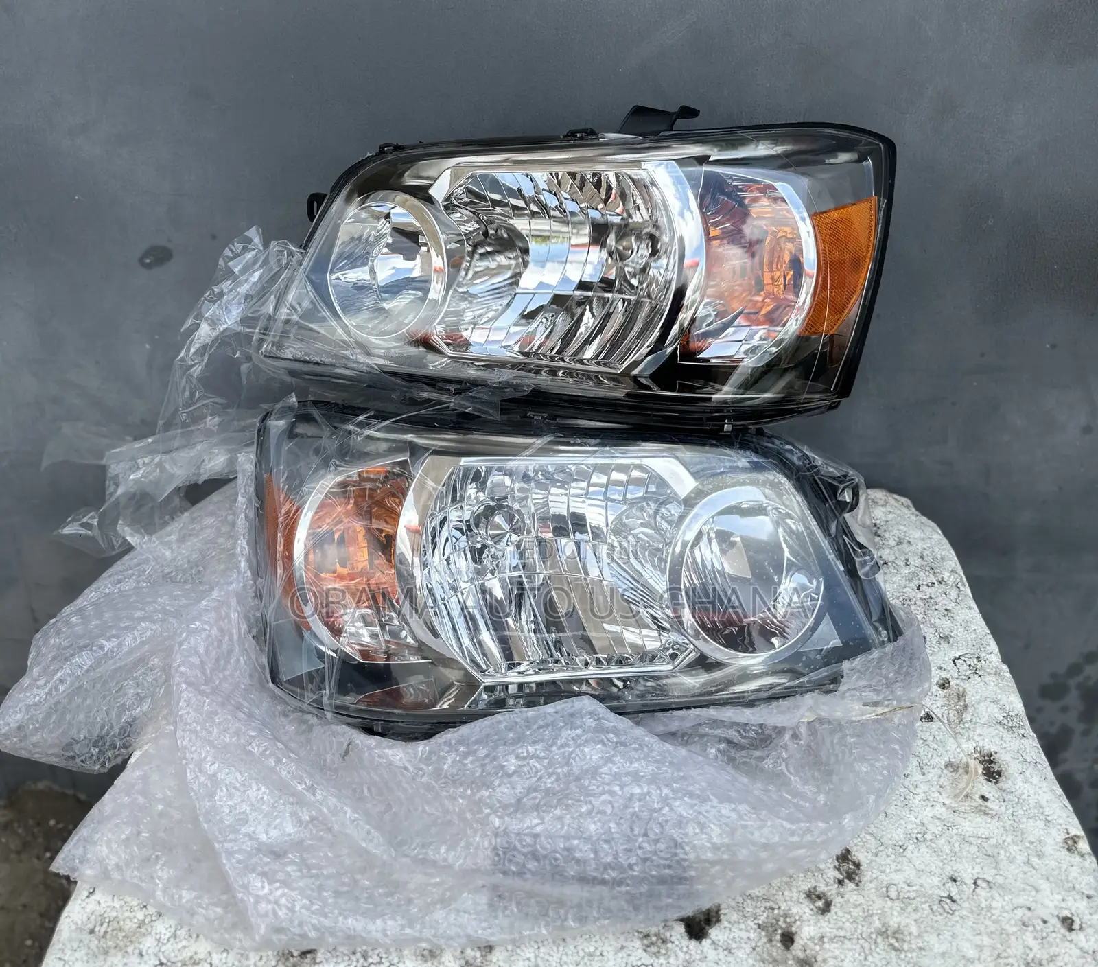 Toyota Highlander 2003 2004 2005 2006 2007 Headlight / Head Light