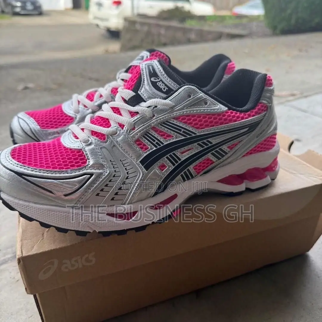 Asics Sneakers