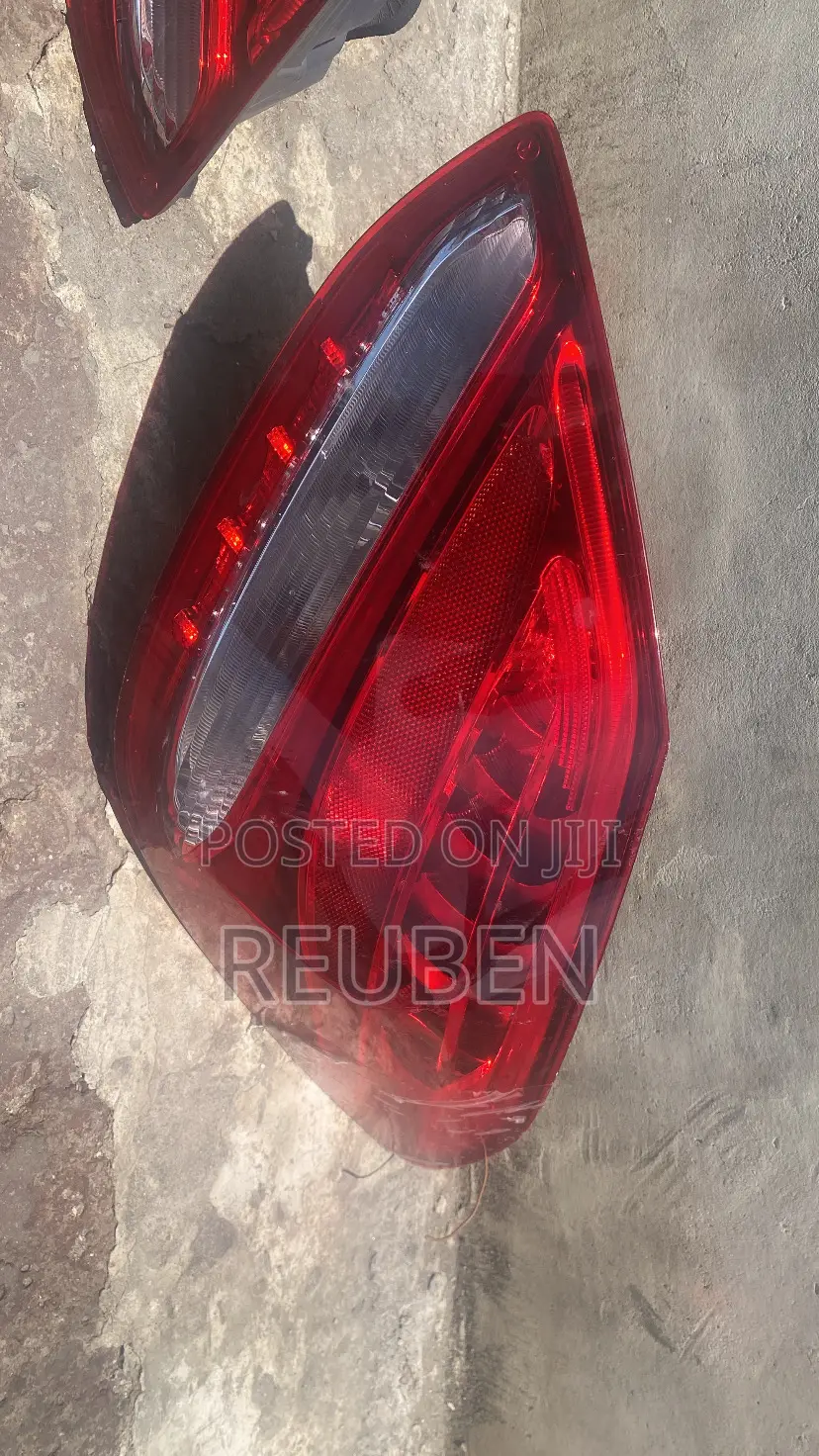 Mercedes Benz C300 Tail Light