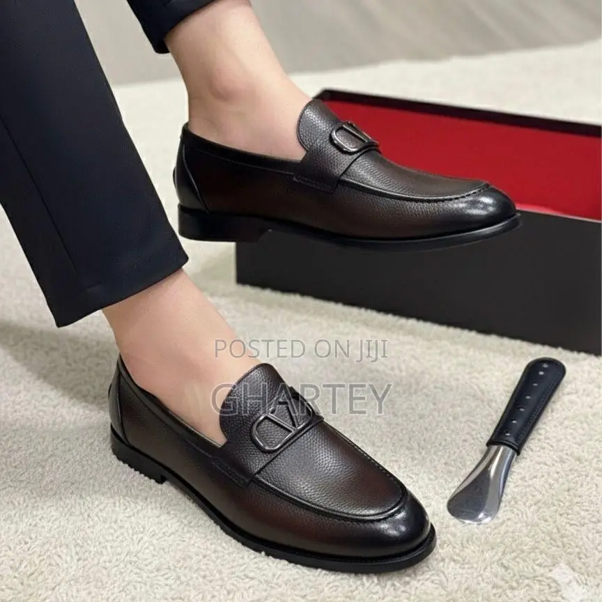 Valentino Garavani Vlogo Pebble Loafer – Refined Italian Mastery Brown