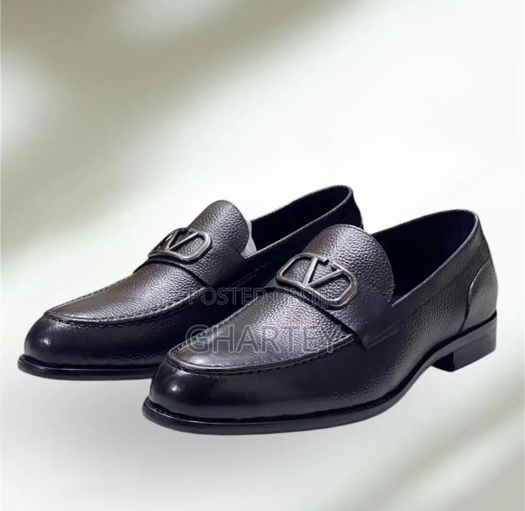 Valentino Garavani Vlogo Pebble Italian Loafer Mastery Black