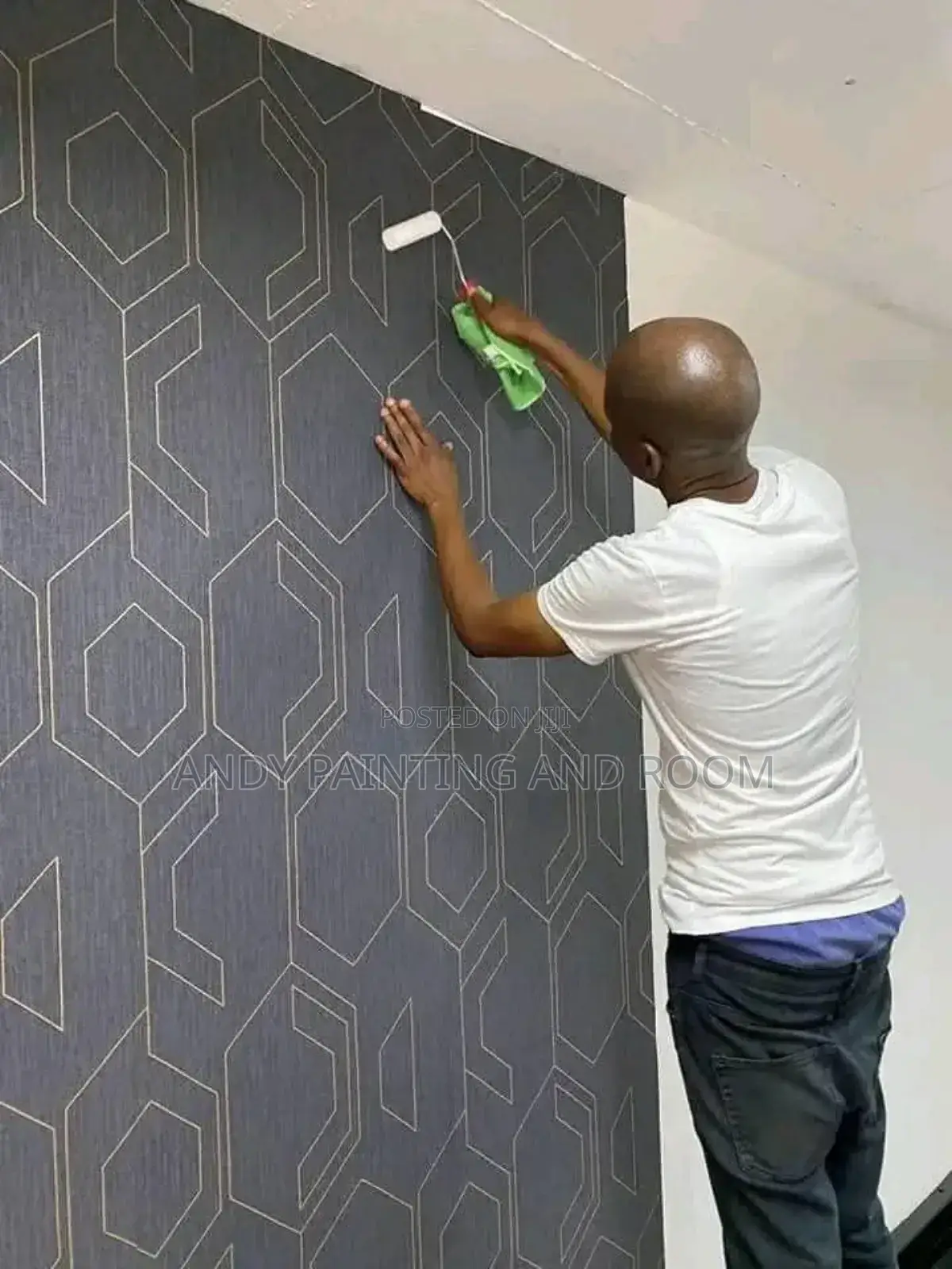 Professional Wallpaper Installation Expert