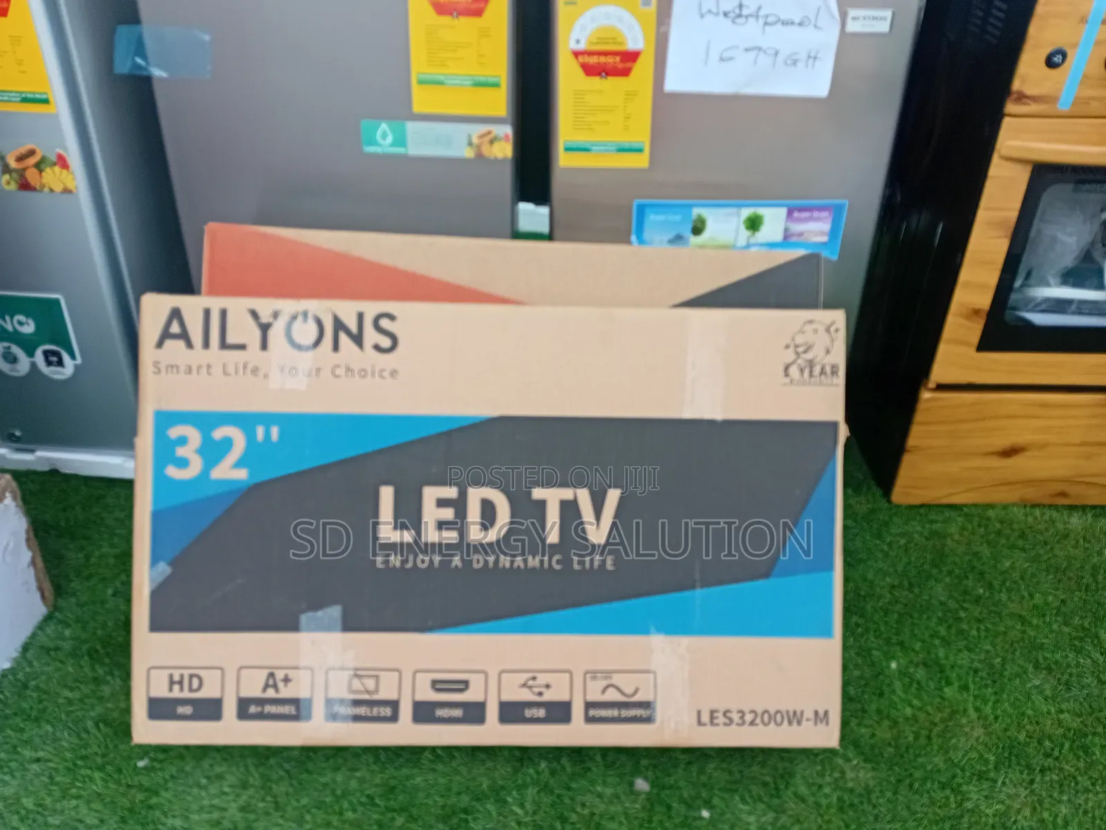 Ailyons 32inches Digital Satellite Crimson Hour