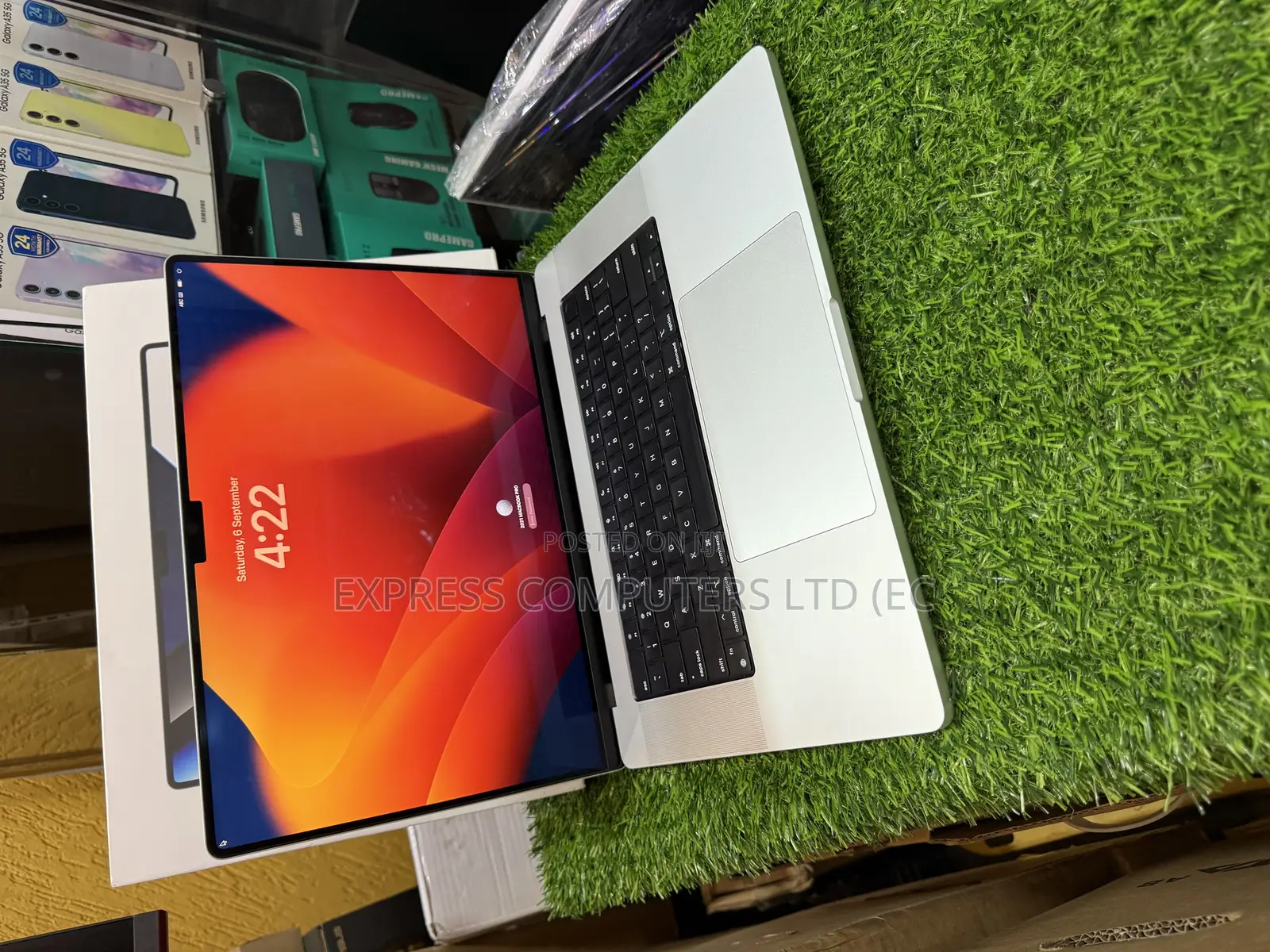 Laptop Apple MacBook Pro 2021 M1 16GB Apple M1 Pro SSD 1T