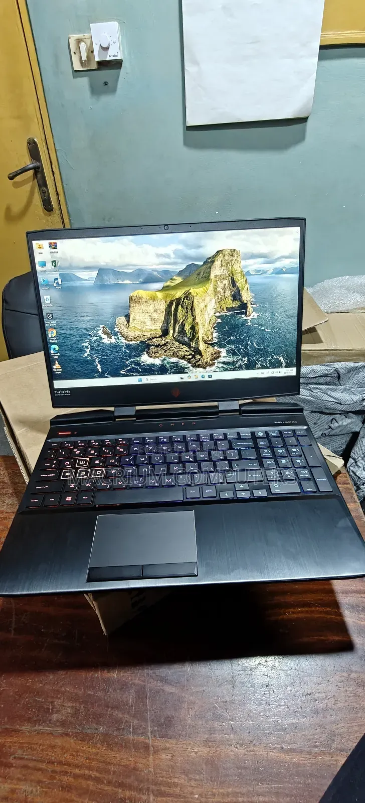 Laptop HP Omen 15-dh002nr 16GB Intel Core i7 SSD 512GB