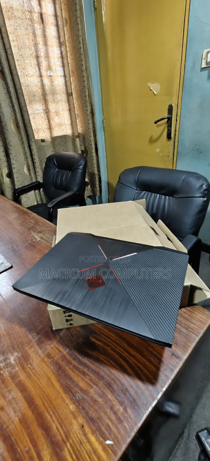 Laptop HP Omen 15-dh002nr 16GB Intel Core i7 SSD 512GB