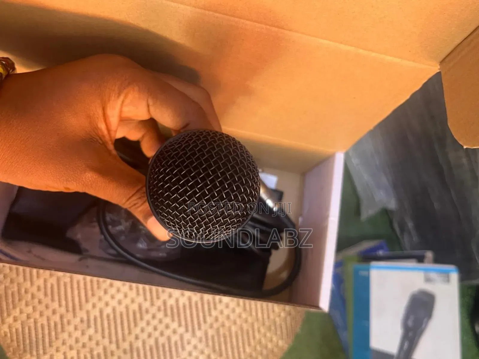 Shure Pga58 Cardioid Dynamic Vocal Microphone.