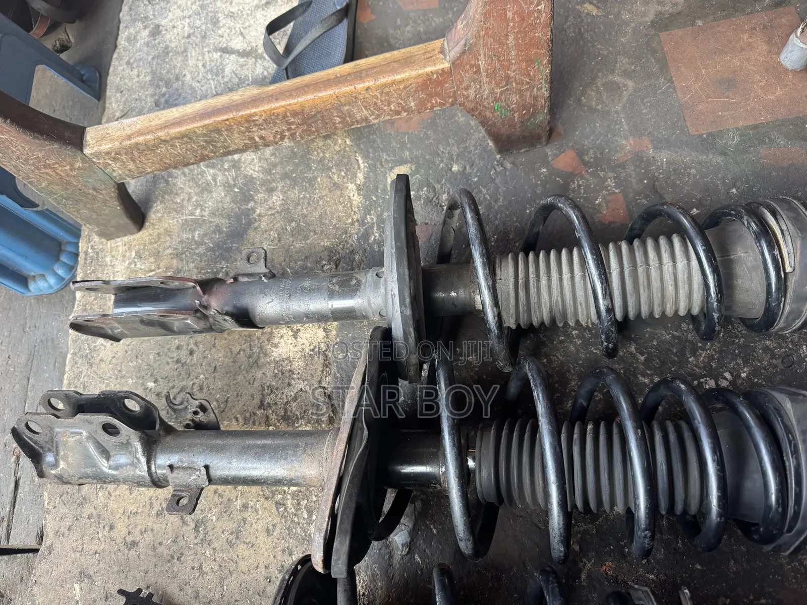Camry Spider Back Shocks 2012-2018