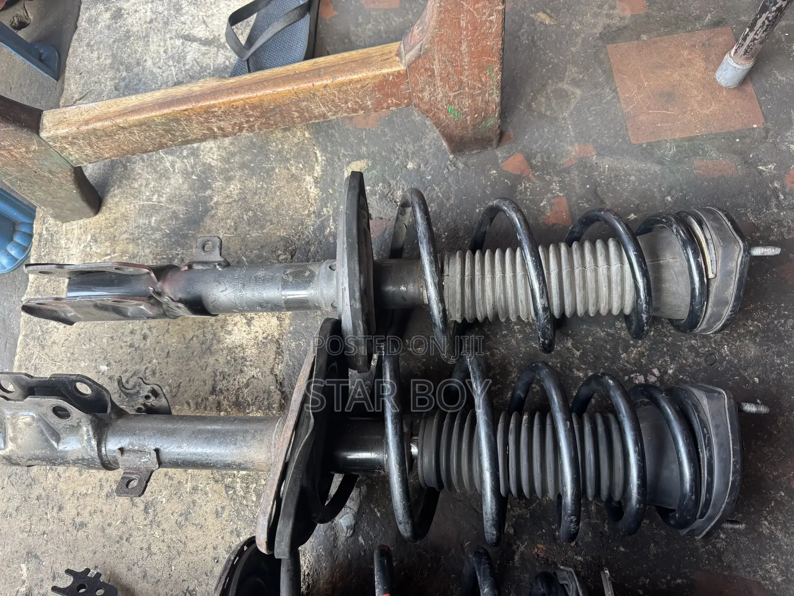 Camry Spider Back Shocks 2012-2018