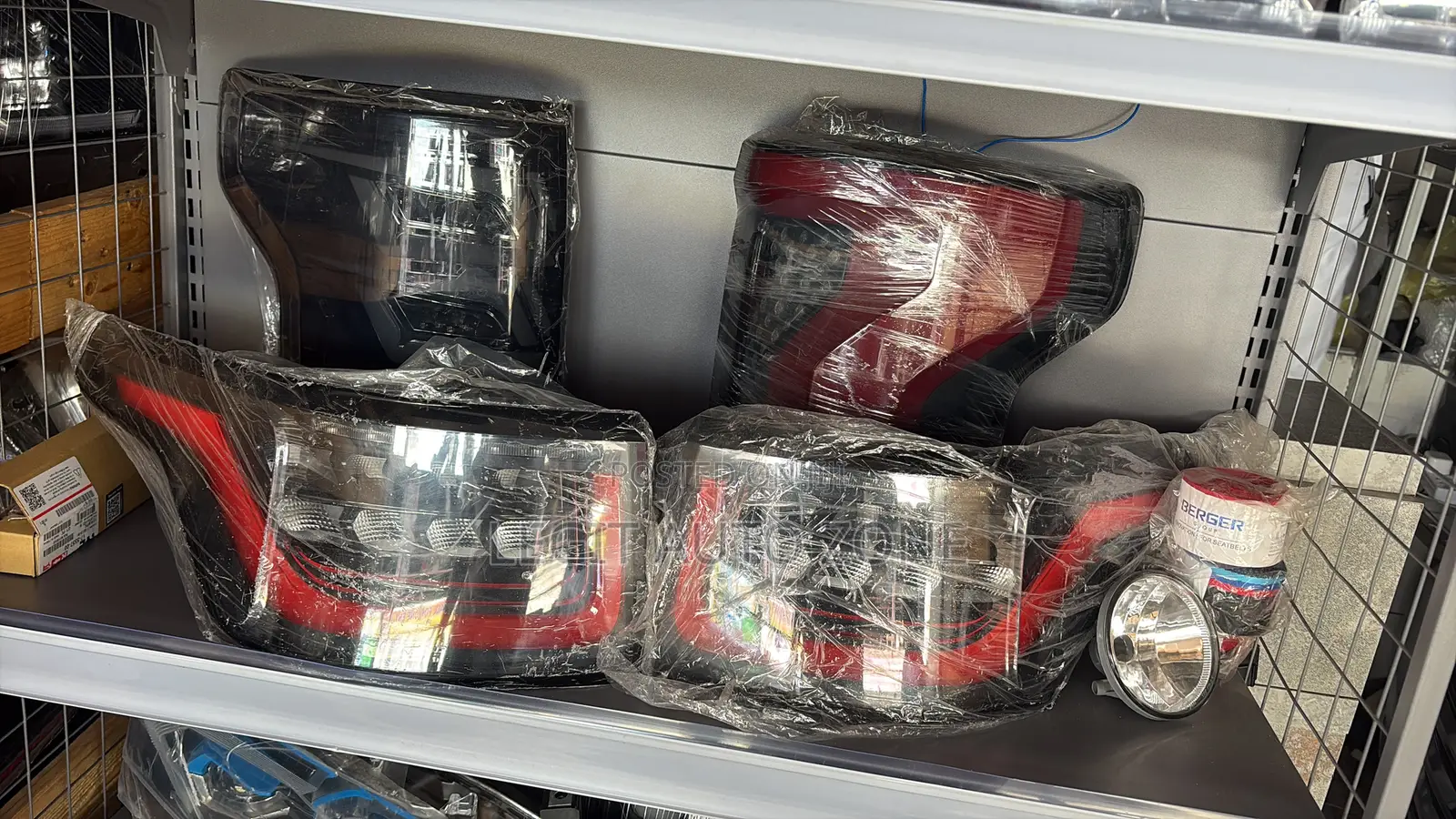 Range Rover Sport 2018,2019,2020,2021, Taillights Available