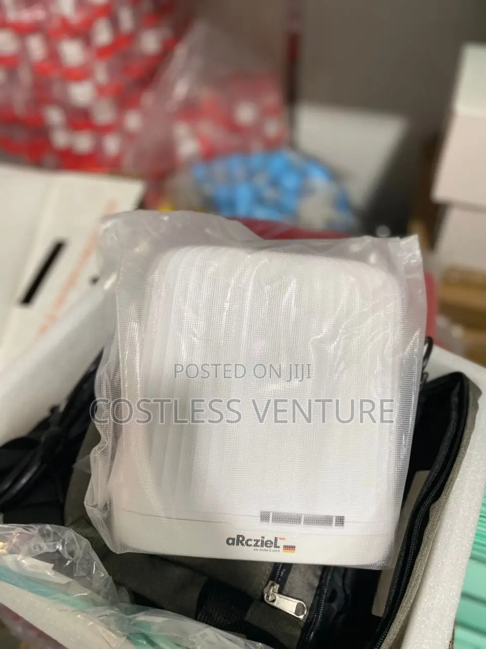 Arcziel Portable Oxygen Concentrator(Rechargeable)