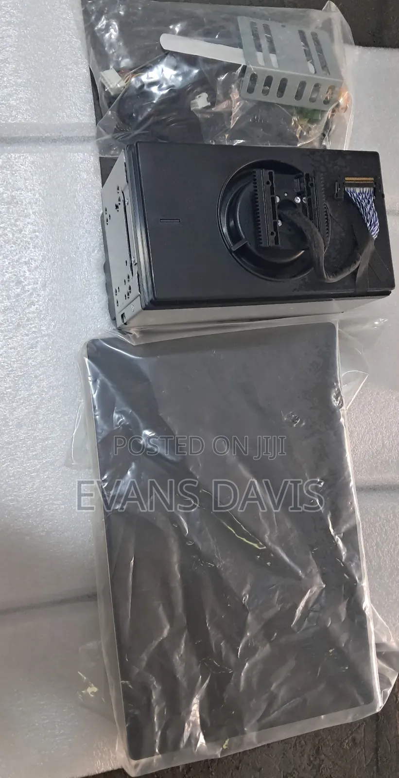 Universal Android 14 Rotatable 13.3" Car Tape