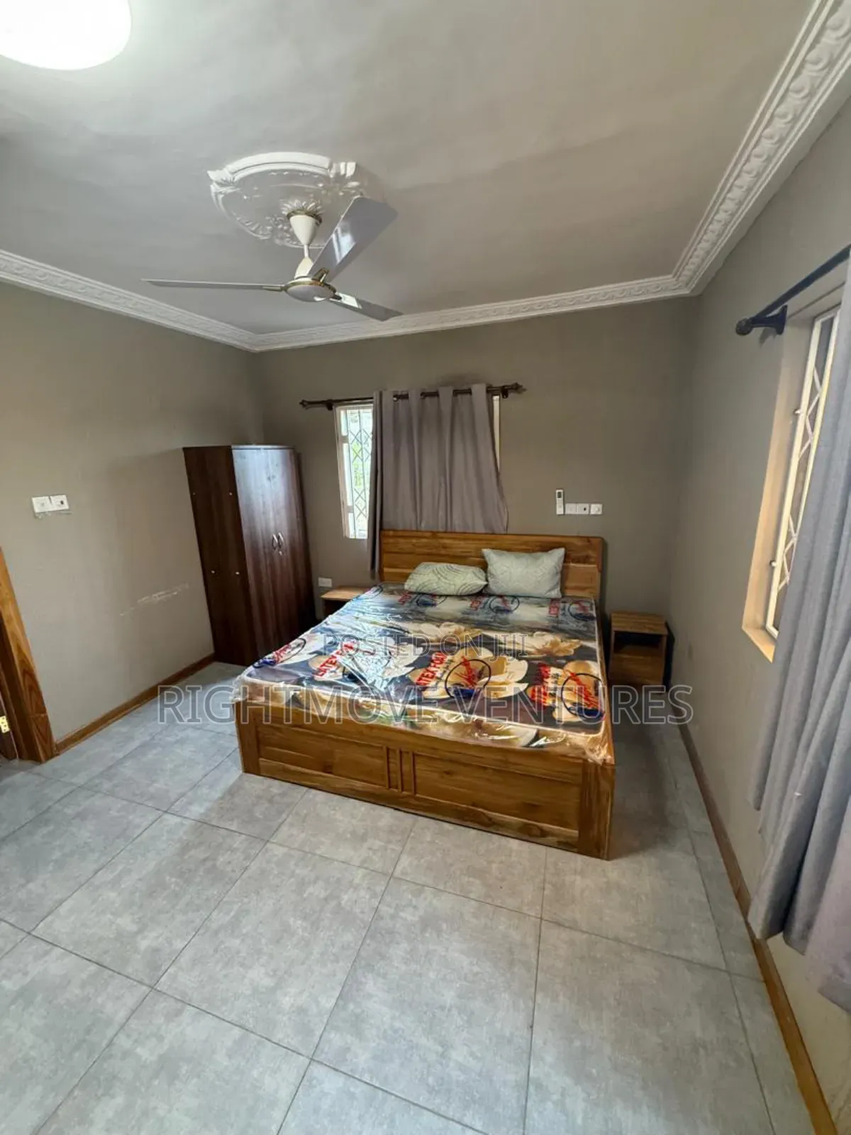 Fully Furnished 3 Master Bedrooms Apartment for Short Stay
