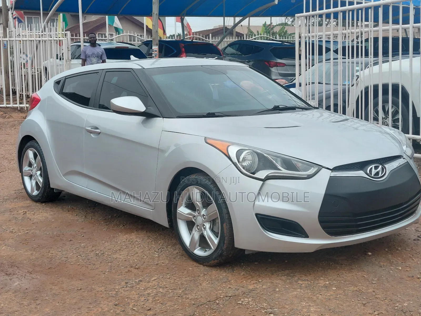 Hyundai Veloster 3dr Hatchback w/Black Interior (1.6L 4cyl 6AM) 2015