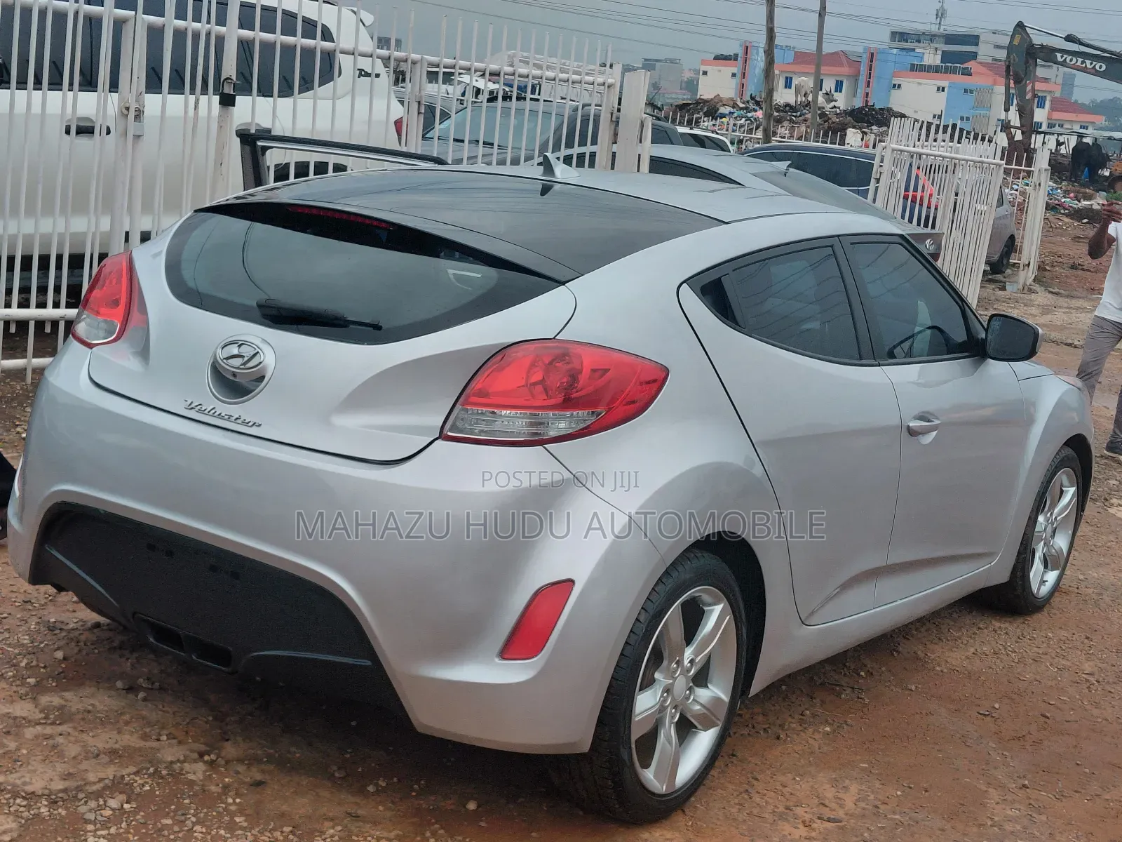 Hyundai Veloster 3dr Hatchback w/Black Interior (1.6L 4cyl 6AM) 2015