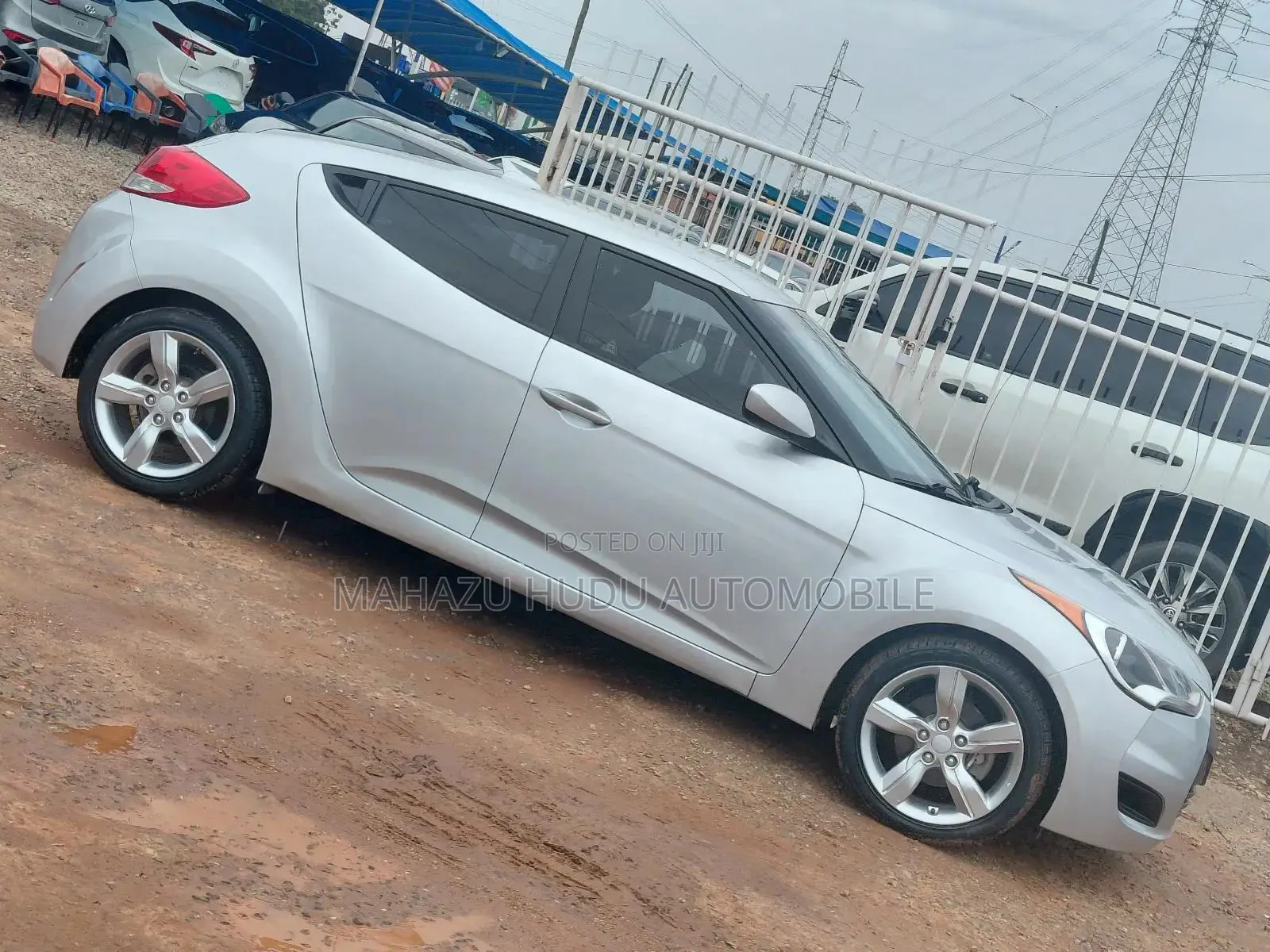 Hyundai Veloster 3dr Hatchback w/Black Interior (1.6L 4cyl 6AM) 2015