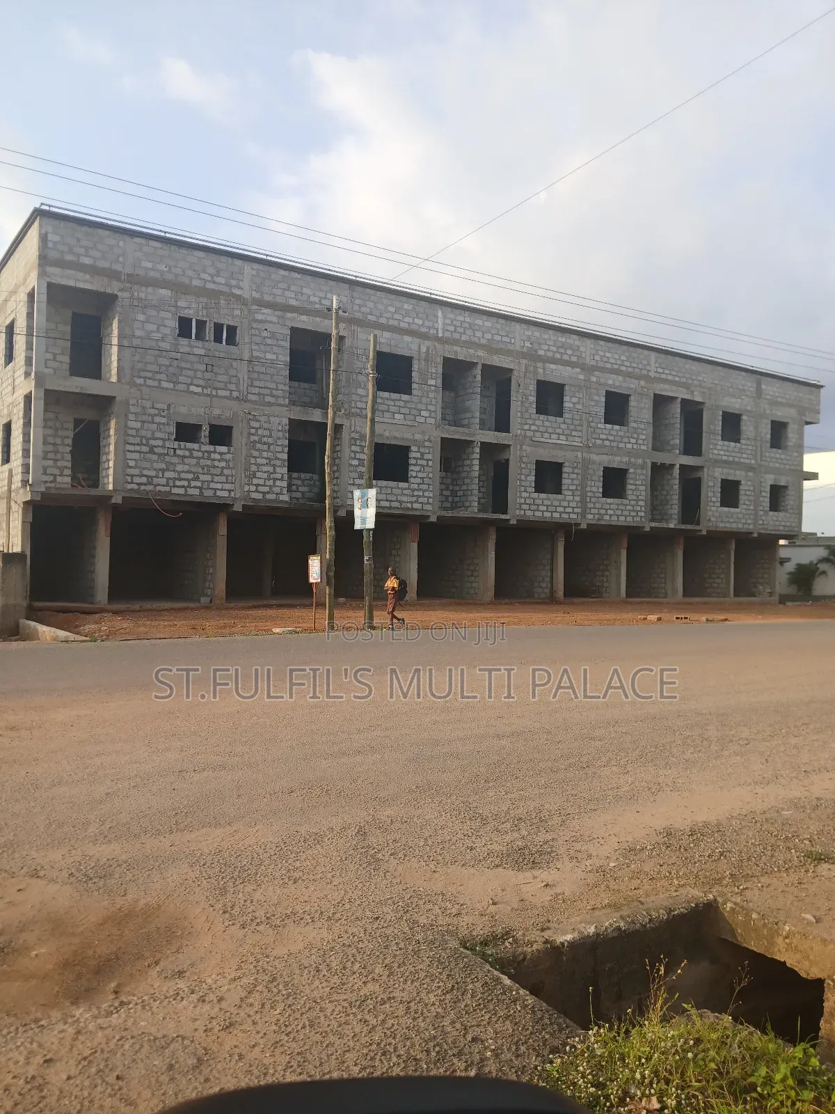 Uncompleted 14shops,15units Apartment and 2bedrms House All for Sale