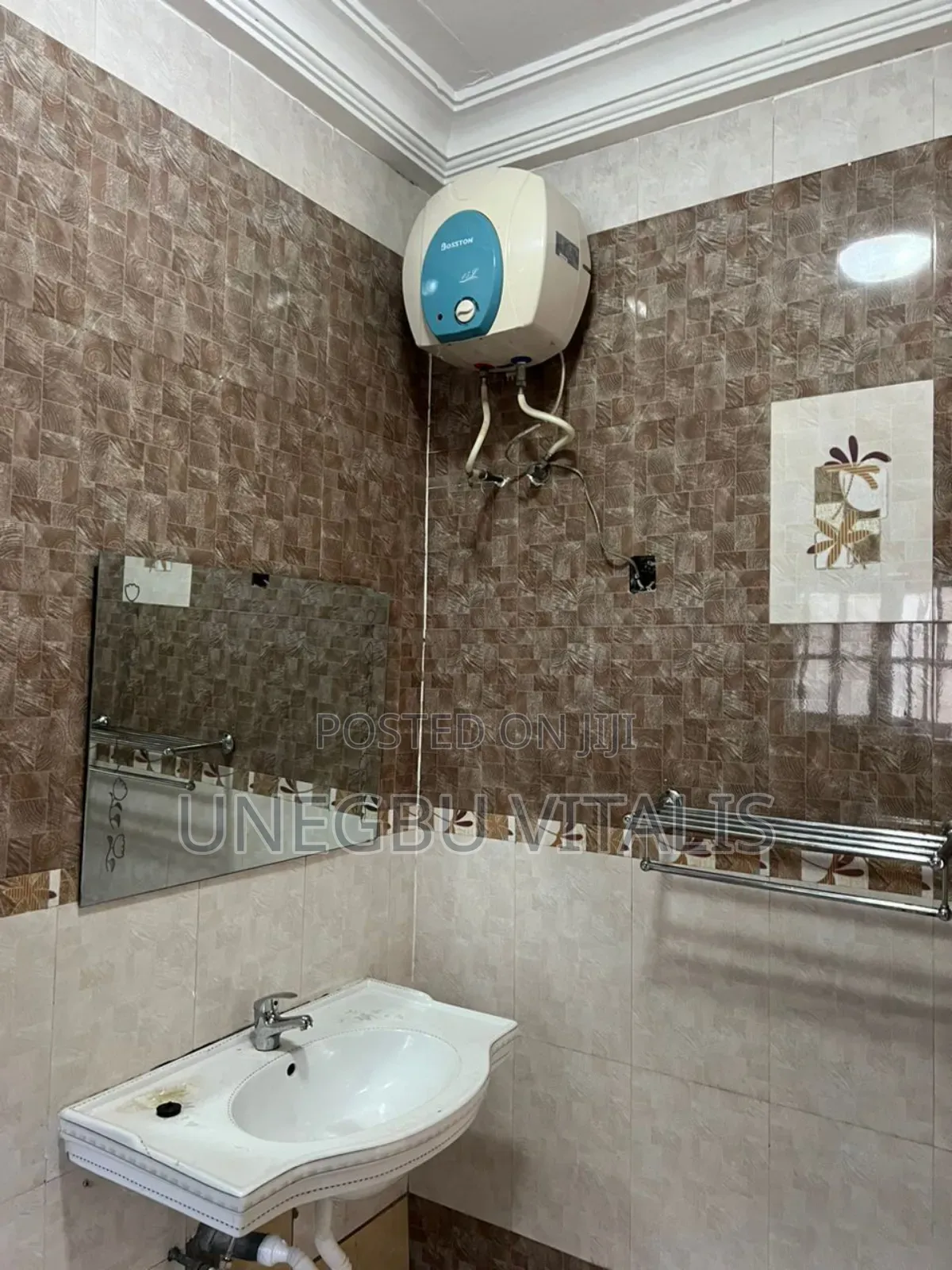 Furnished 10bdrm Apartment in Advanced Building, Keep Fit for sale