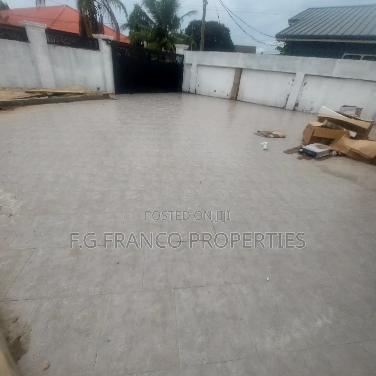 3bdrm House in Kg. Franco, Spintex for sale