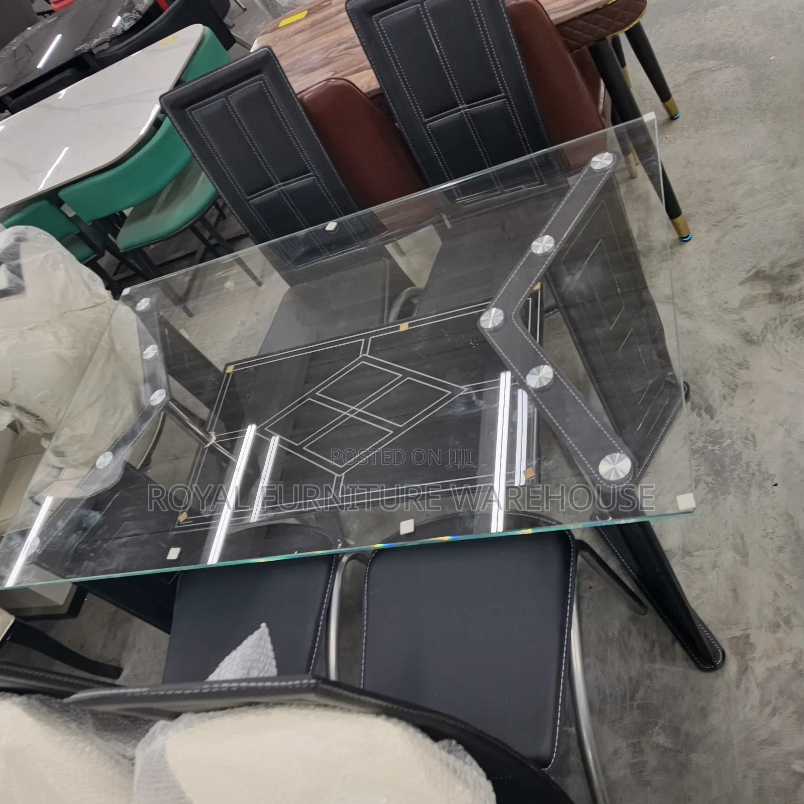 Quality Tempered Glass With 4 Leather Seater