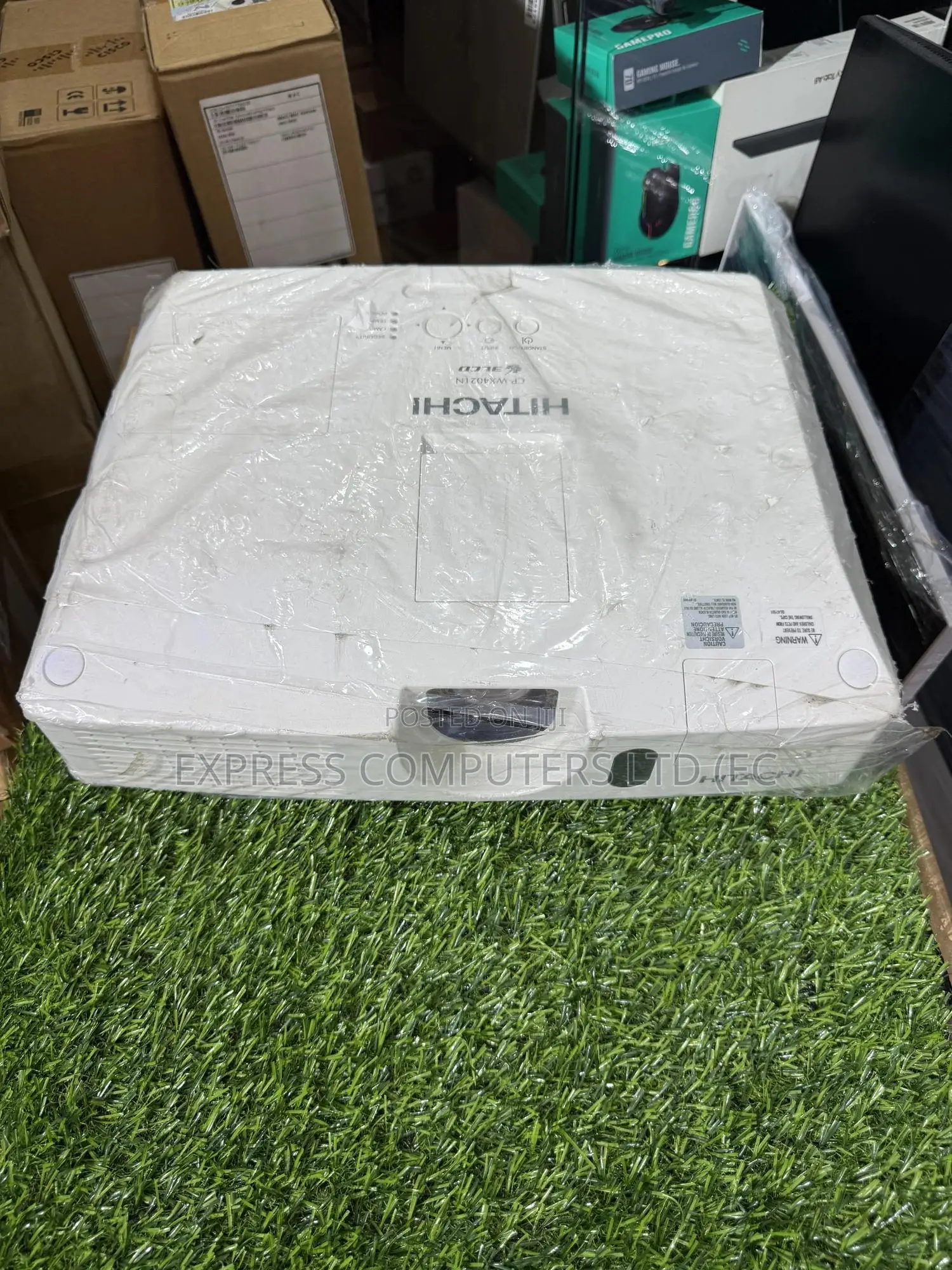 Hitachi 4000 Lumen Original Conference Projector With Remote From Uk
