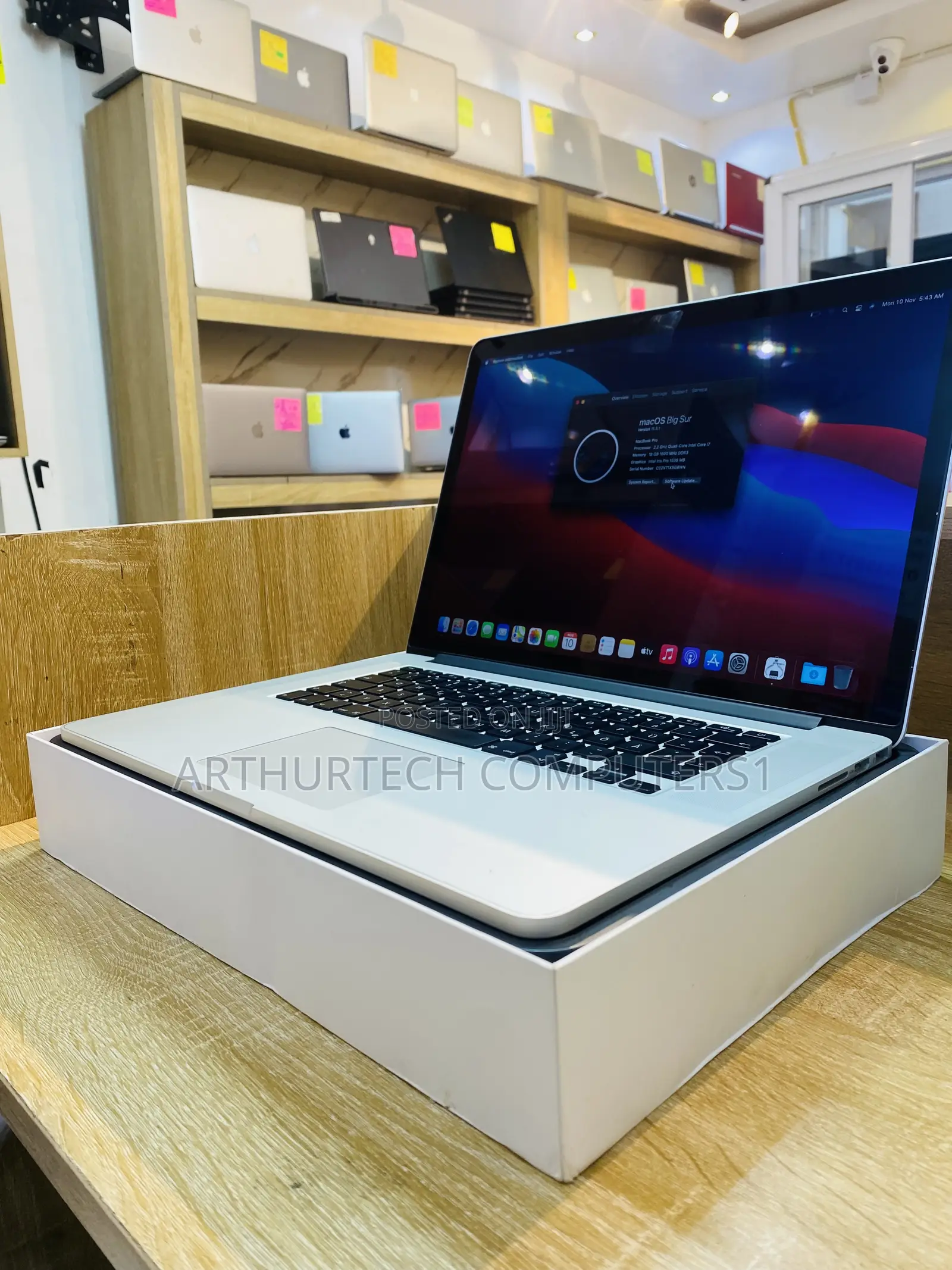 New Laptop Apple MacBook Pro 2015 16GB Intel Core I7 SSD 256GB