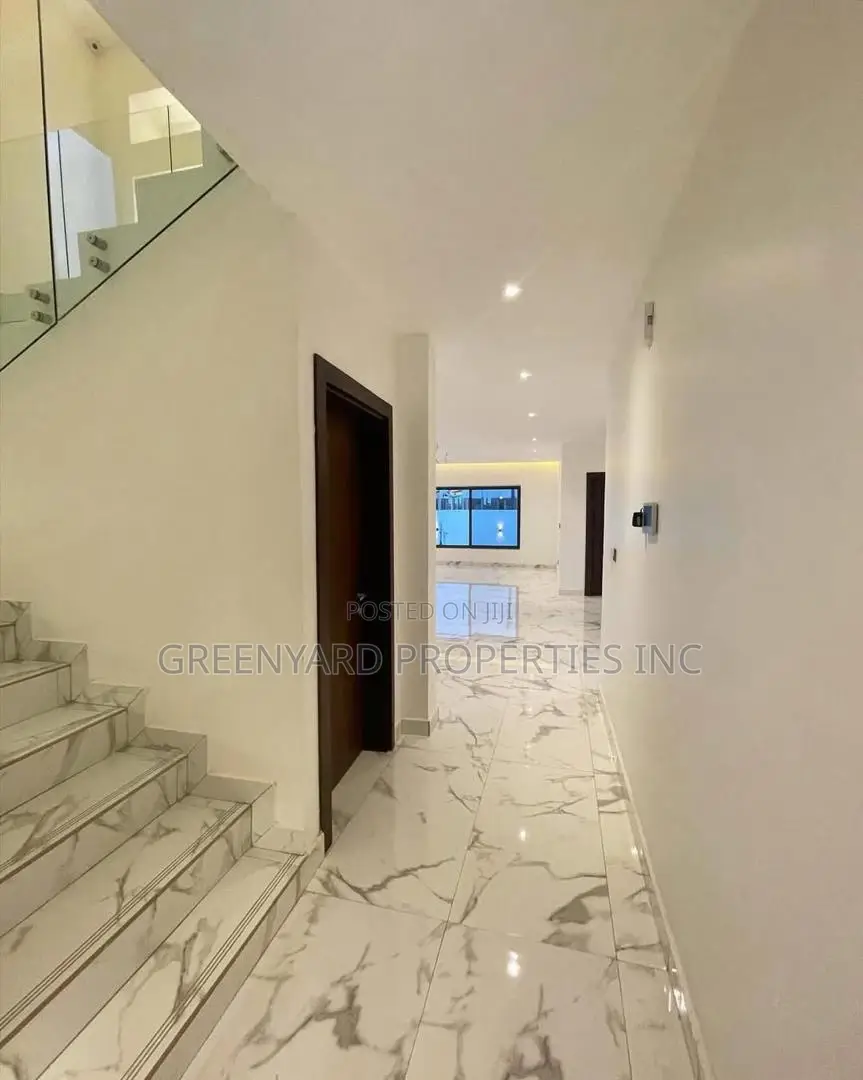 4bdrm House in Lakeside for sale