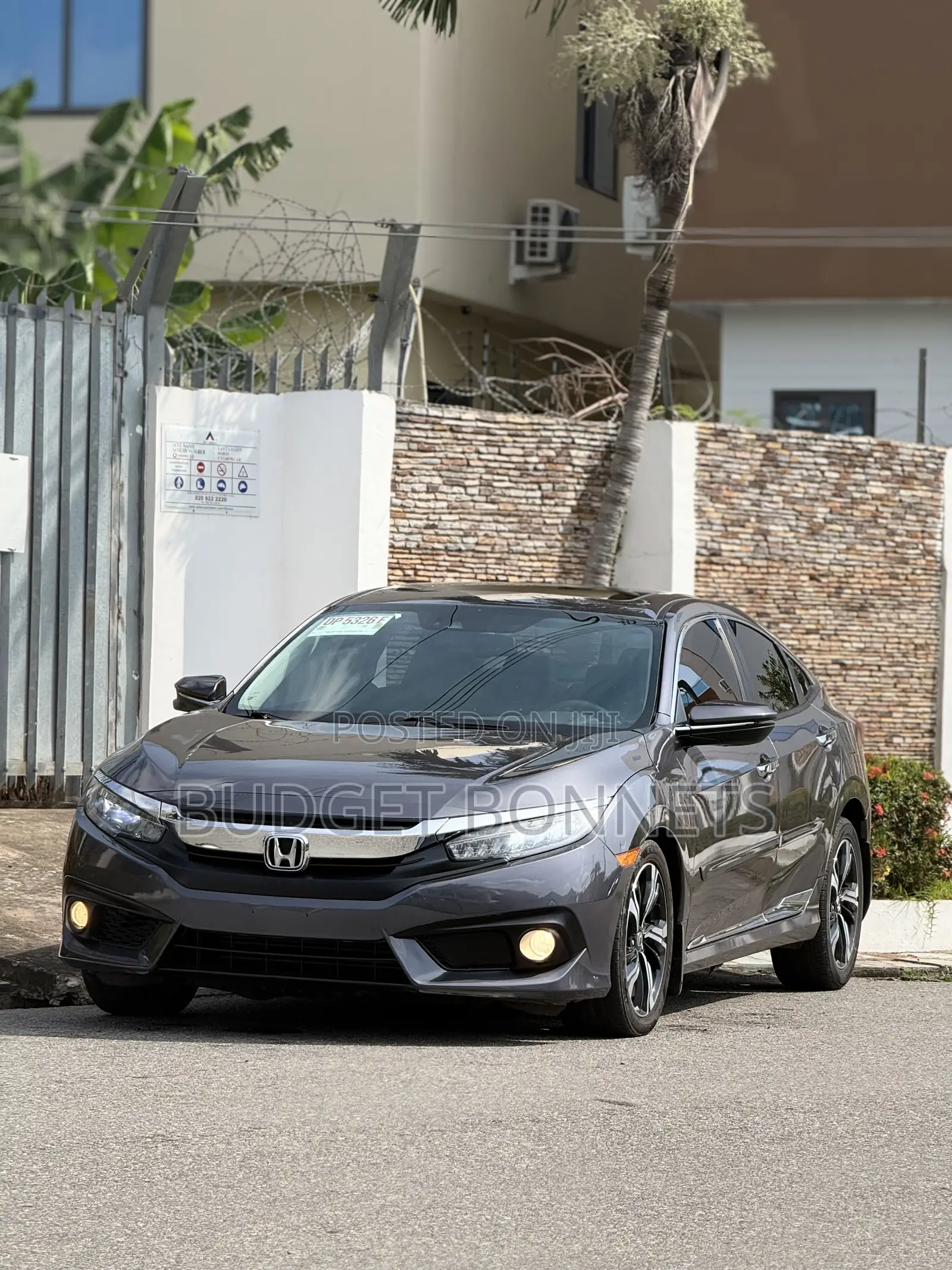 Honda Civic Touring 4dr Sedan (1.5L 4cyl) 2016 Gray