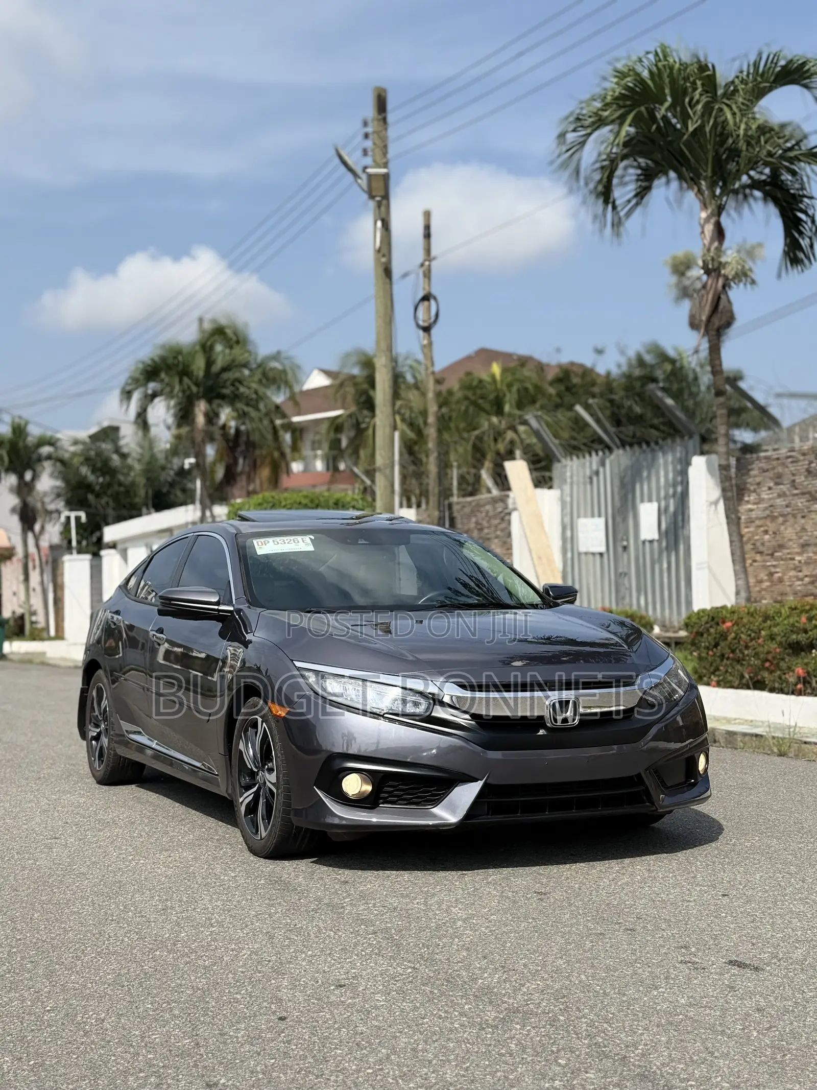 Honda Civic Touring 4dr Sedan (1.5L 4cyl) 2016 Gray