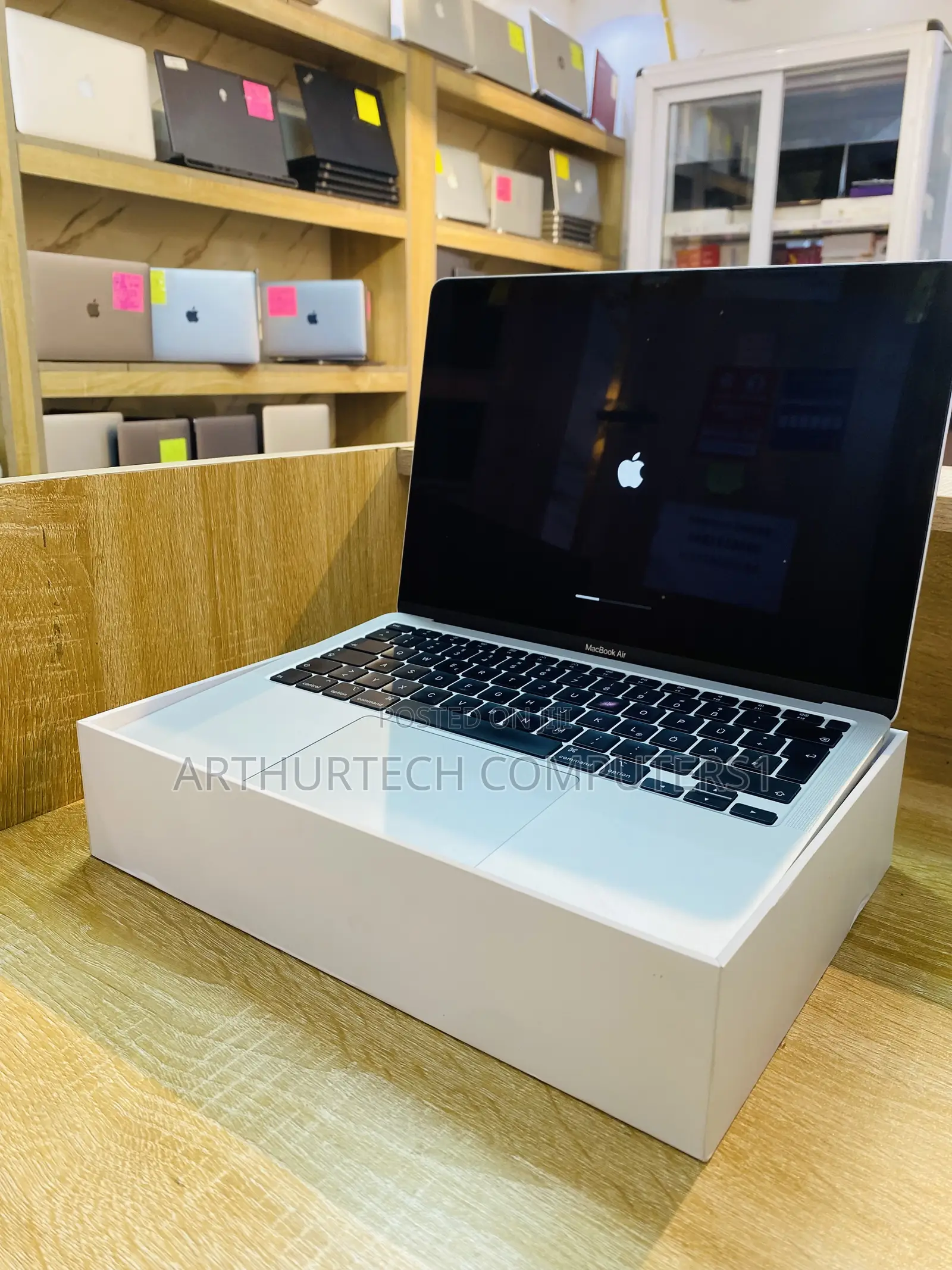 New Laptop Apple MacBook Air 2020 8GB Intel Core I3 SSD 256GB