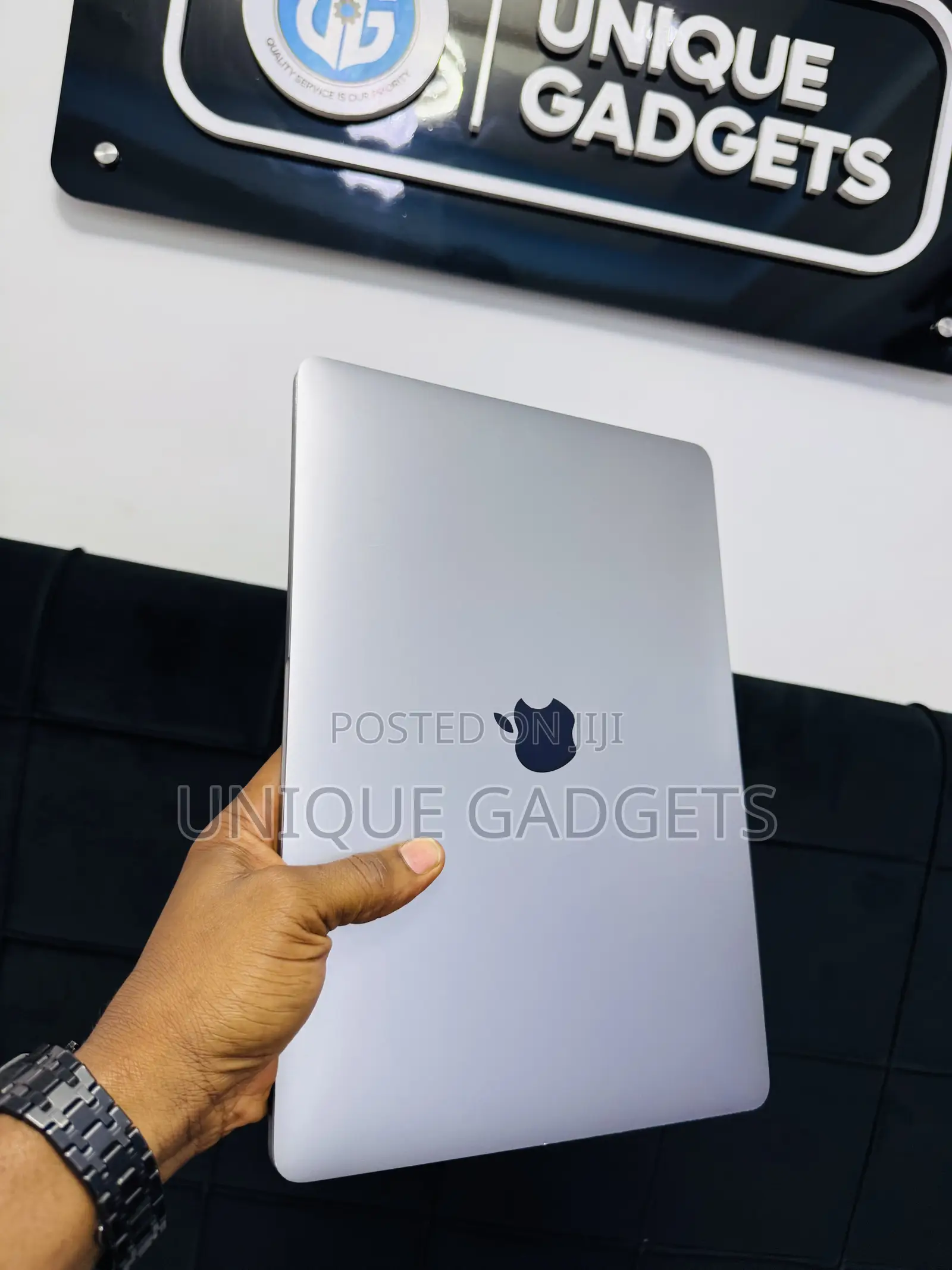 Laptop Apple MacBook Pro 2020 16GB Intel Core I7 SSD 512GB